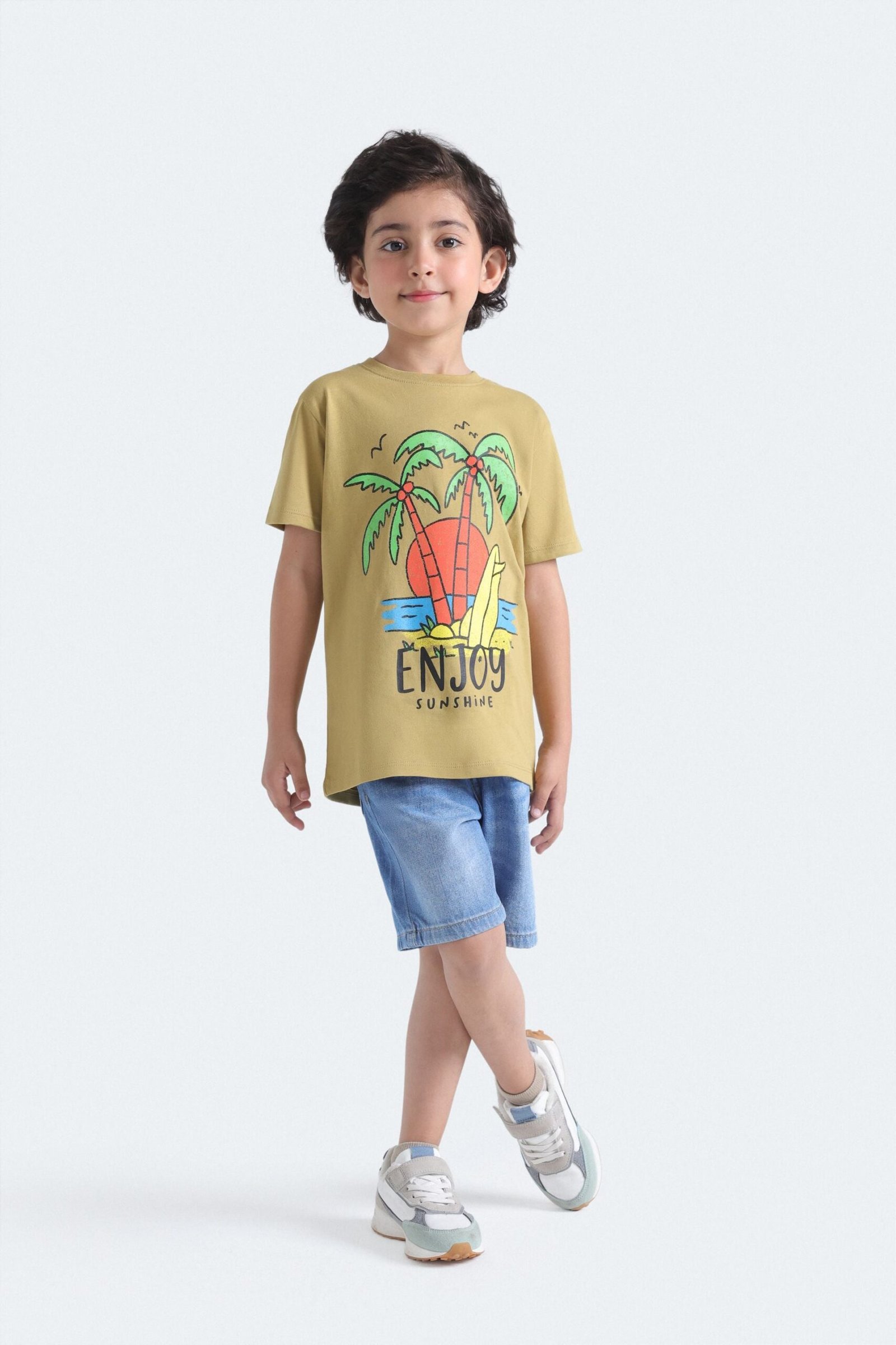 Tropical Graphic T-Shirt - Image 4