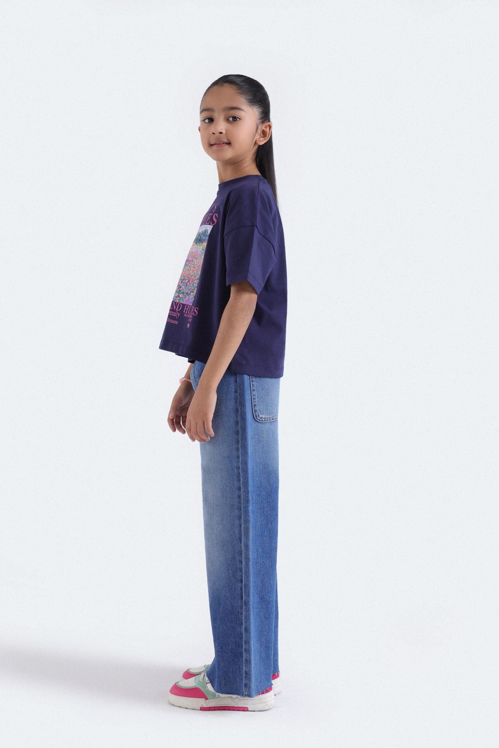 Super Cropped Graphic T-Shirt - Image 5
