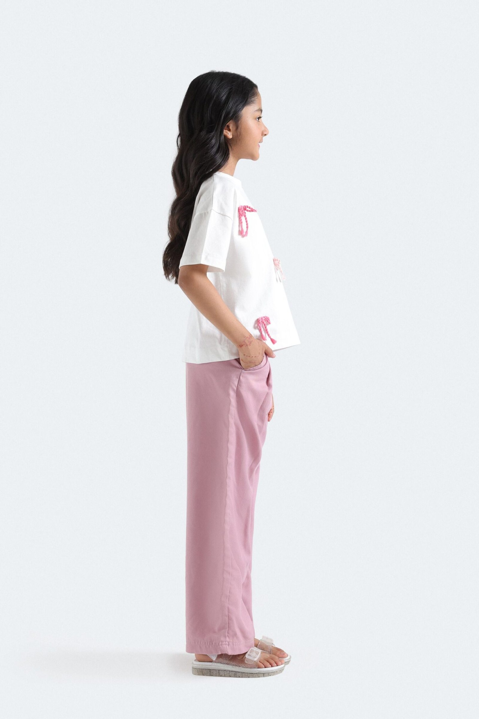 T-Shirt With Bow Applique - Image 5