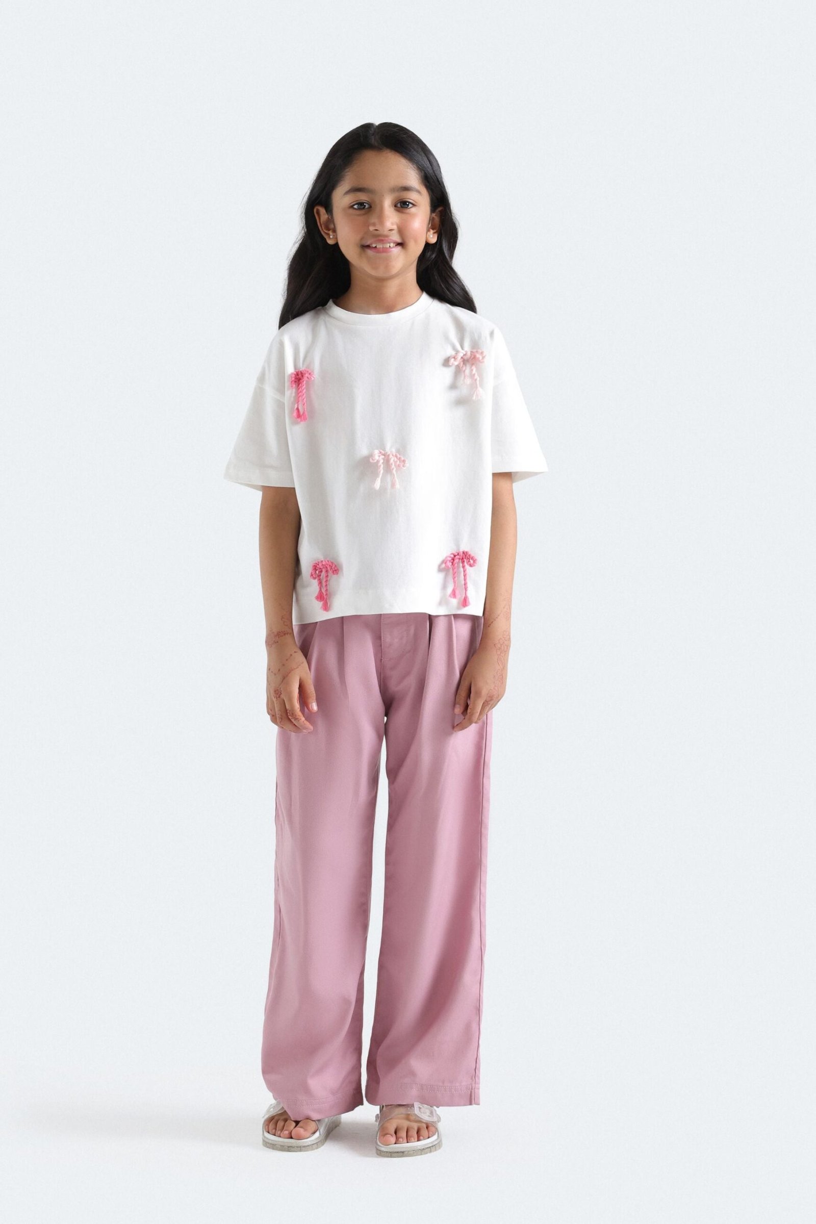 T-Shirt With Bow Applique - Image 4