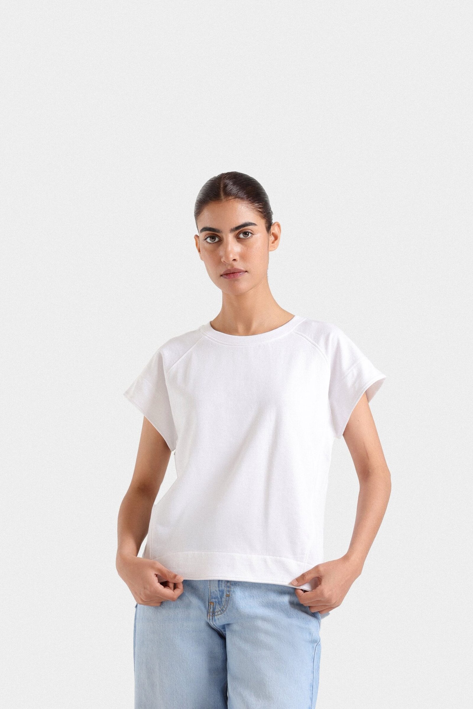 Basic T-Shirt With Wide Hem - Image 2