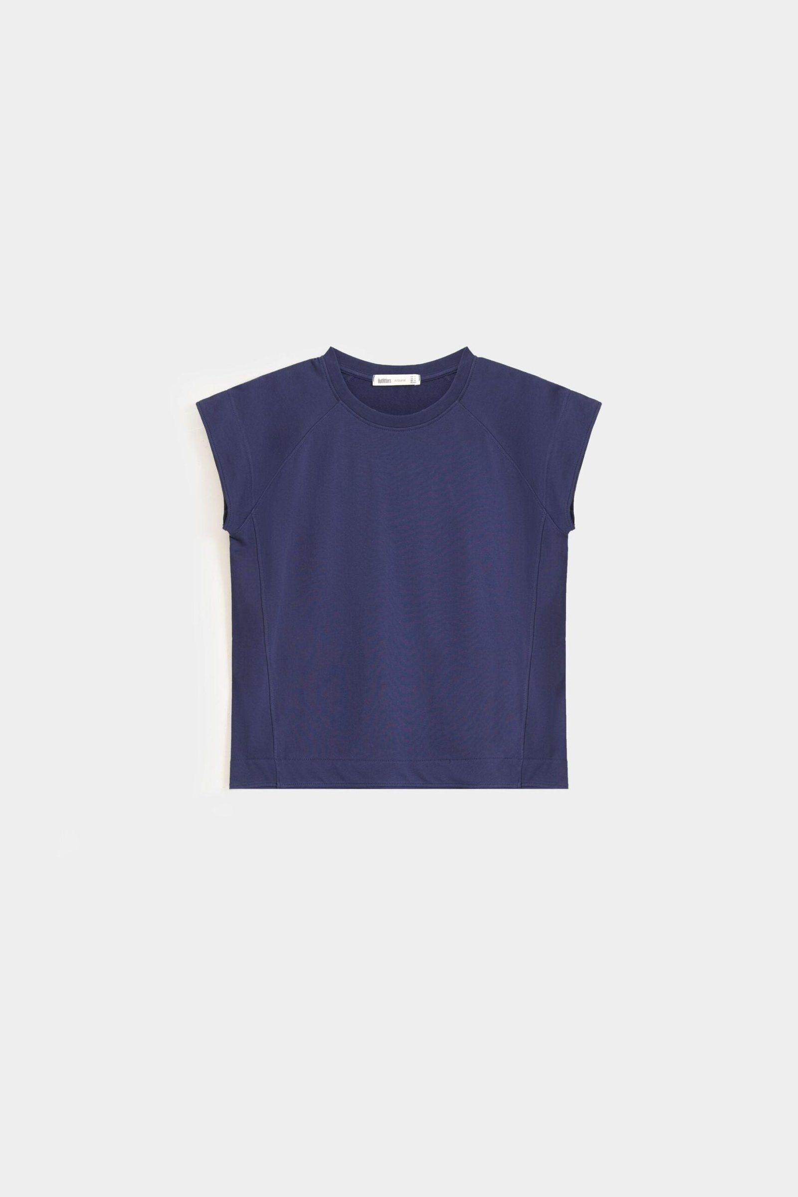 Basic T-Shirt With Wide Hem - Image 12