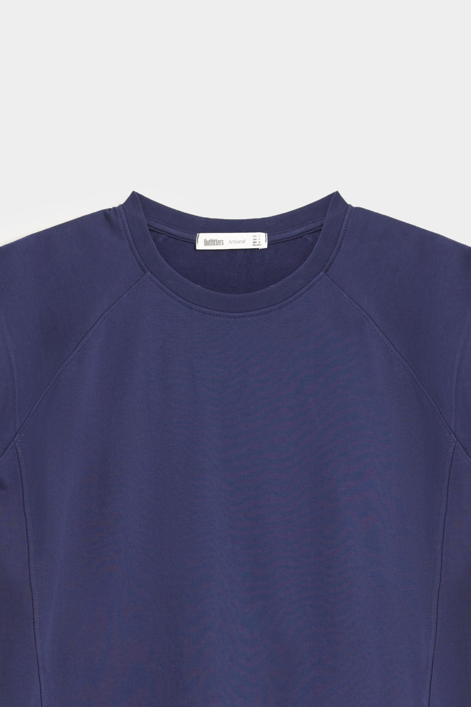 Basic T-Shirt With Wide Hem - Image 13