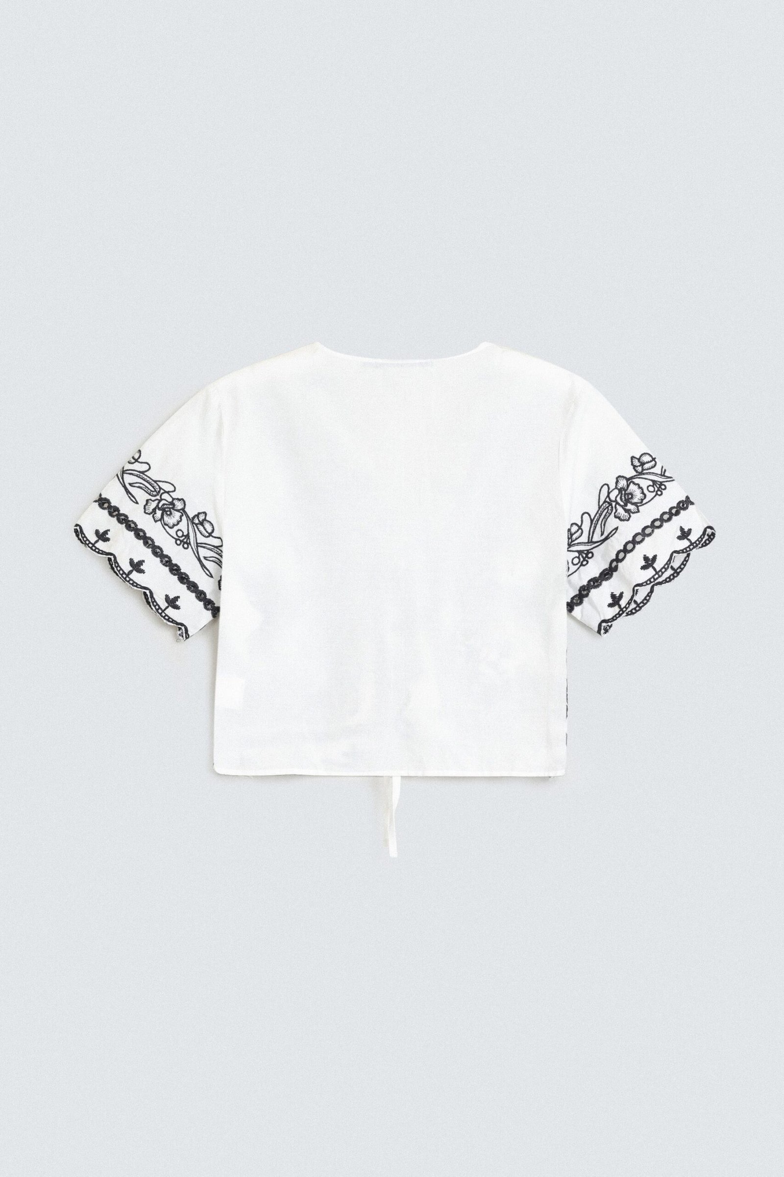 Super Cropped Embroidered Blouse - Image 7