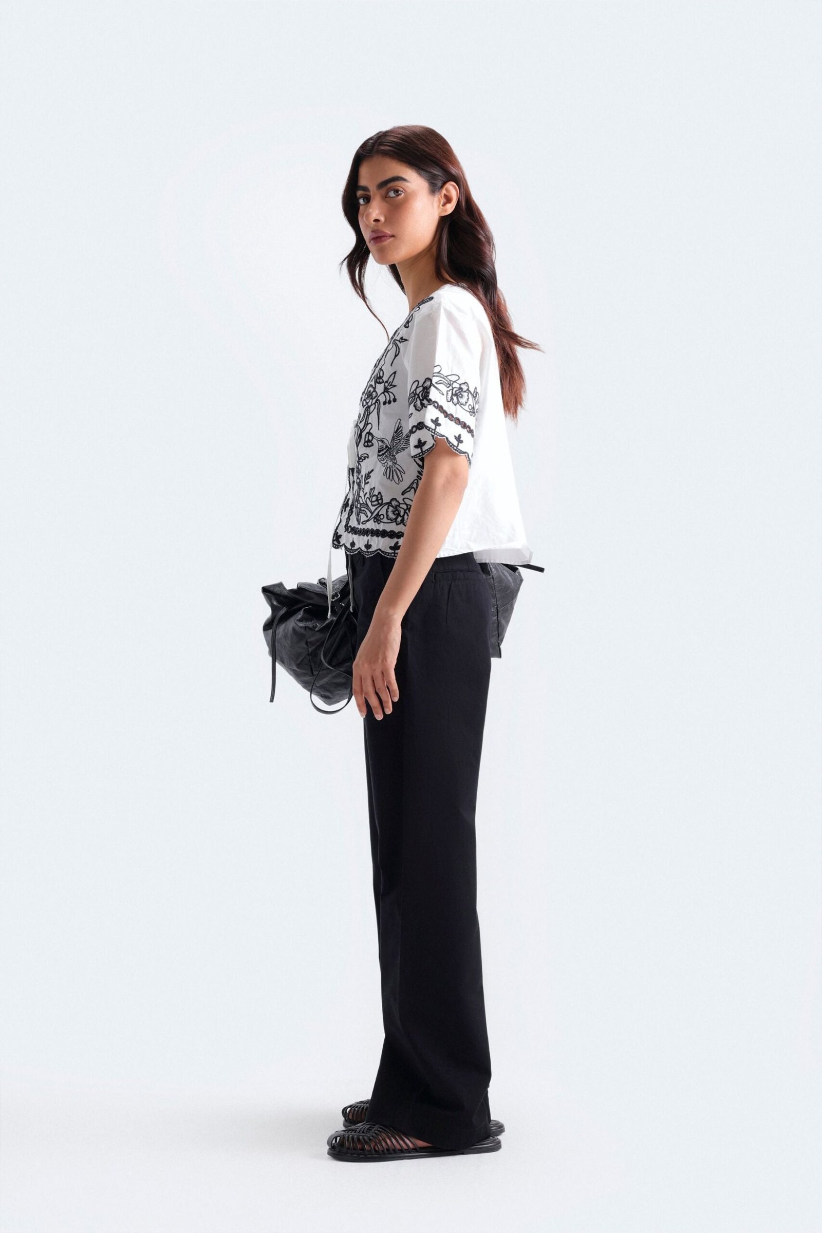 Super Cropped Embroidered Blouse - Image 3