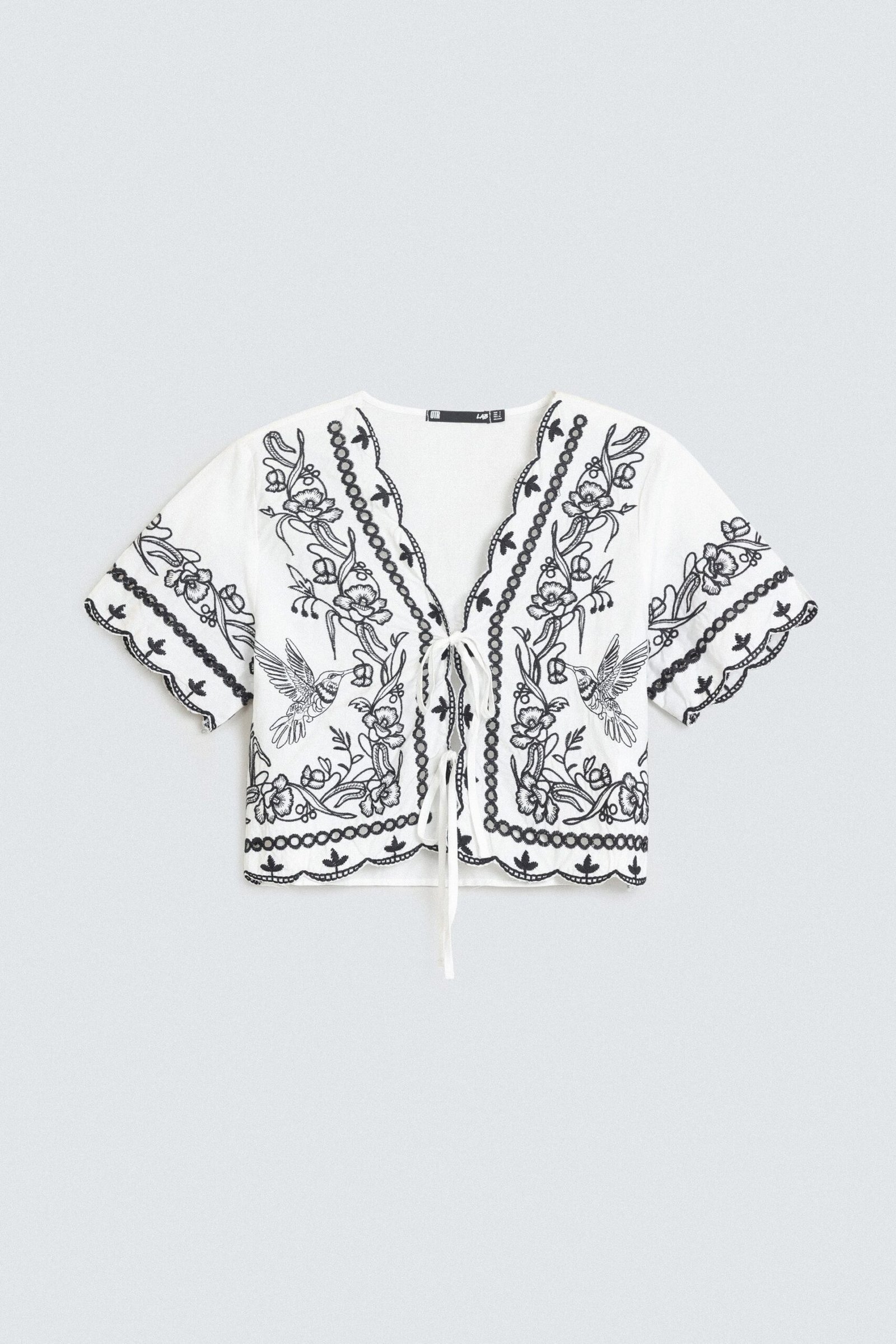 Super Cropped Embroidered Blouse - Image 5