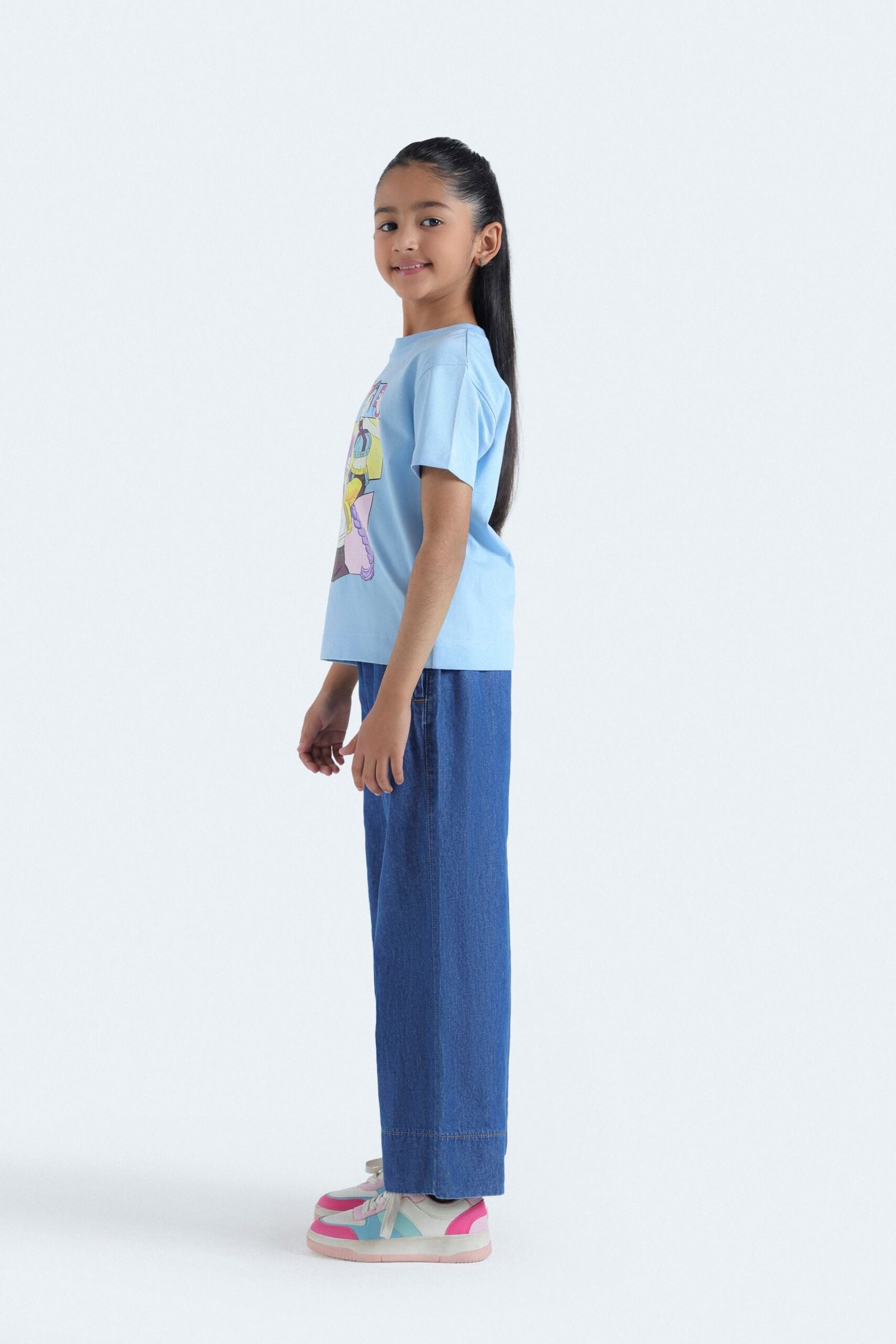 Cropped Character Graphic T-Shirt - Image 5