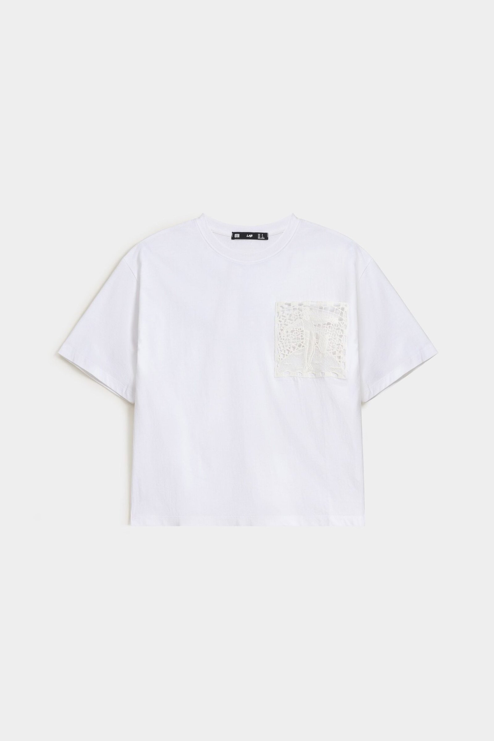 Cropped T-shirt with Crochet Pocket - Image 4