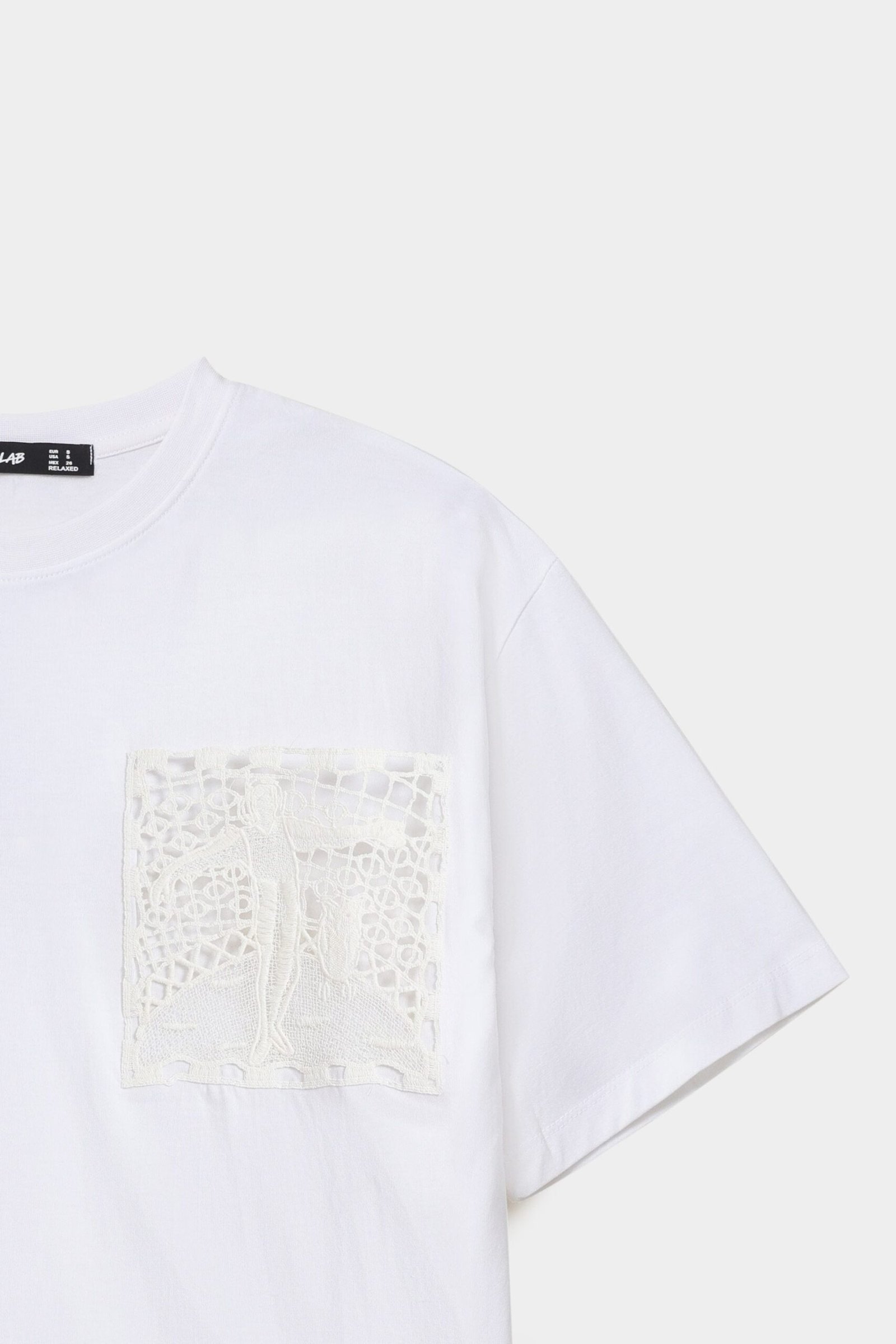 Cropped T-shirt with Crochet Pocket - Image 5