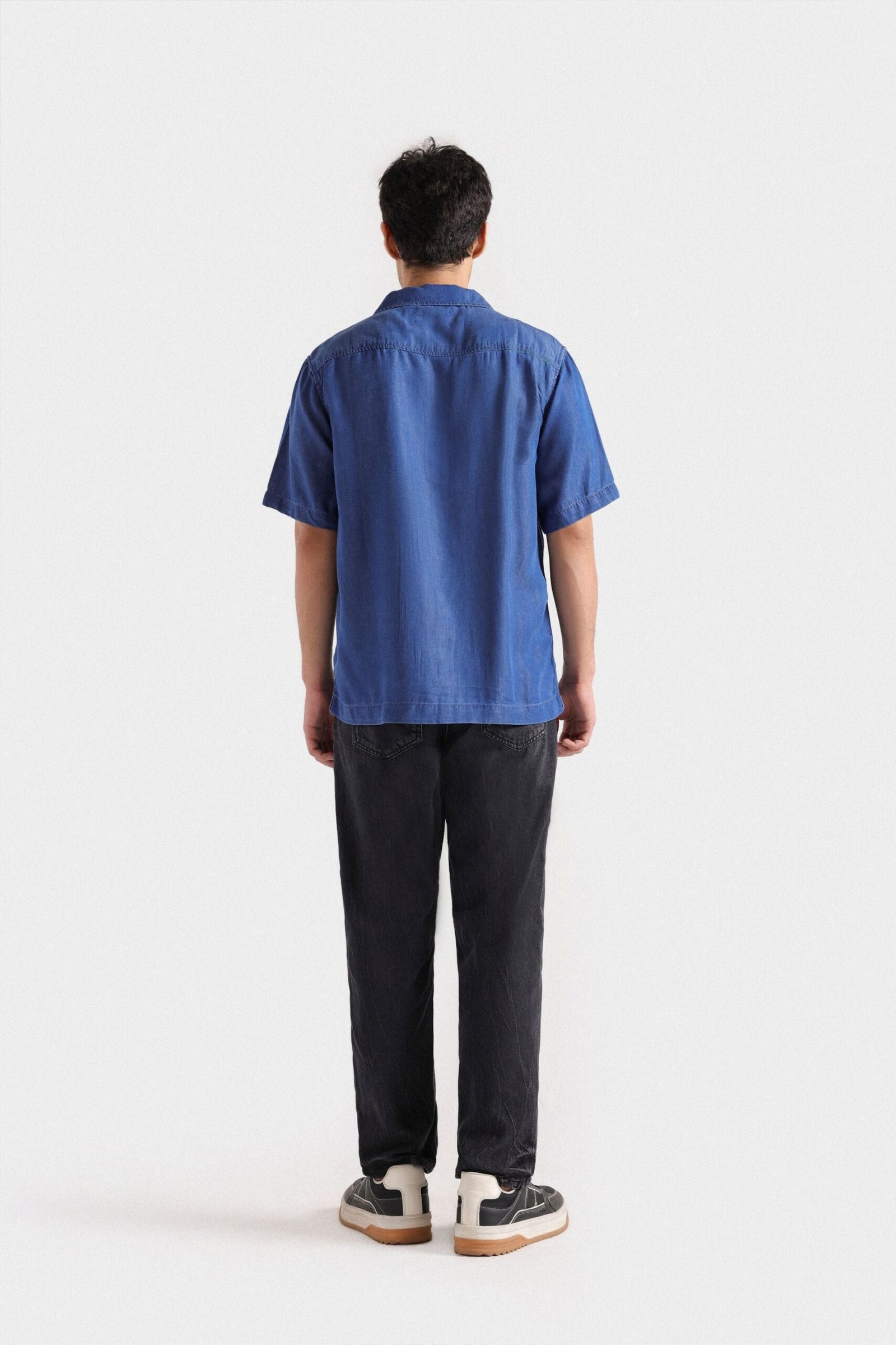 Resort Collar Denim Shirt - Image 11
