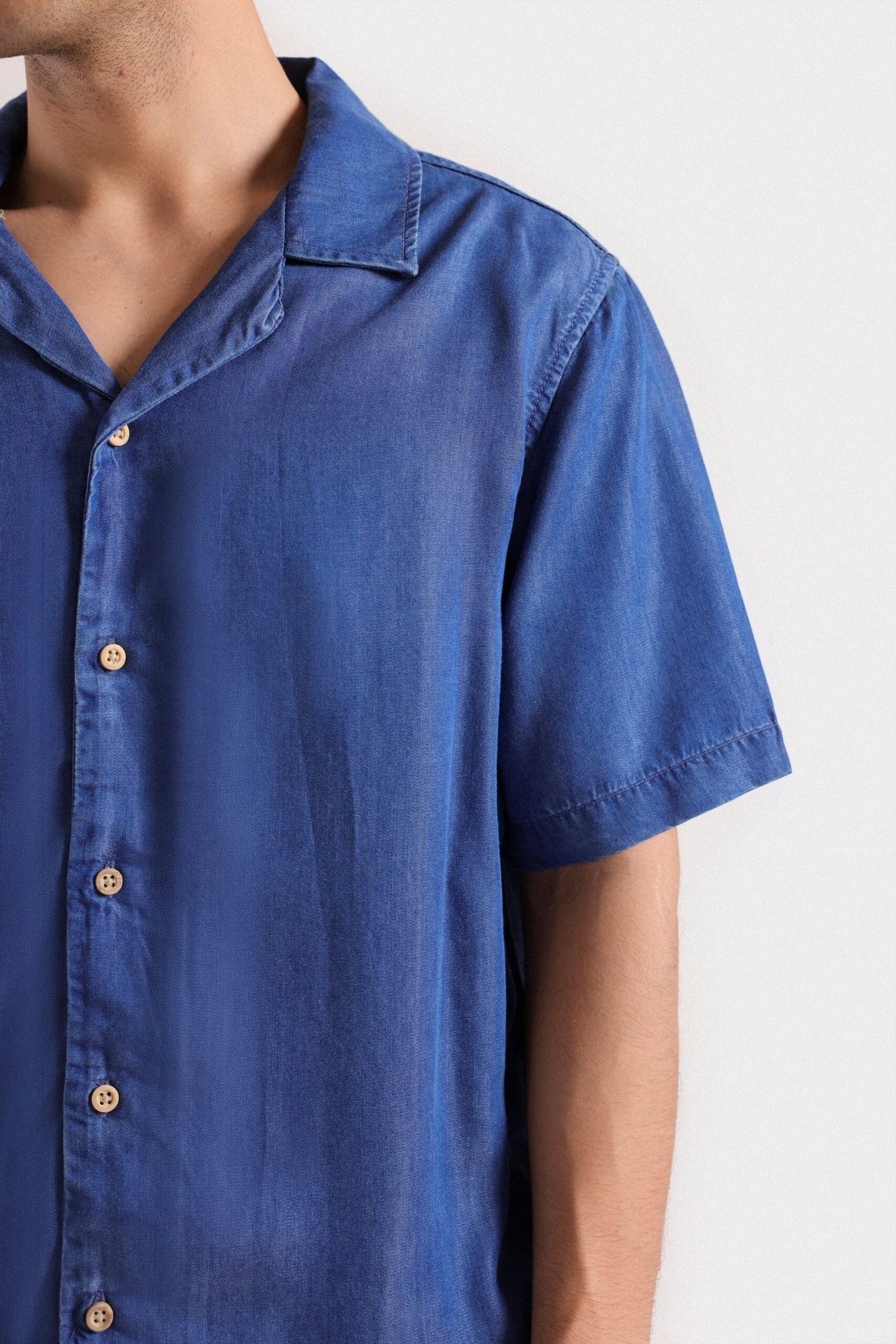 Resort Collar Denim Shirt - Image 9