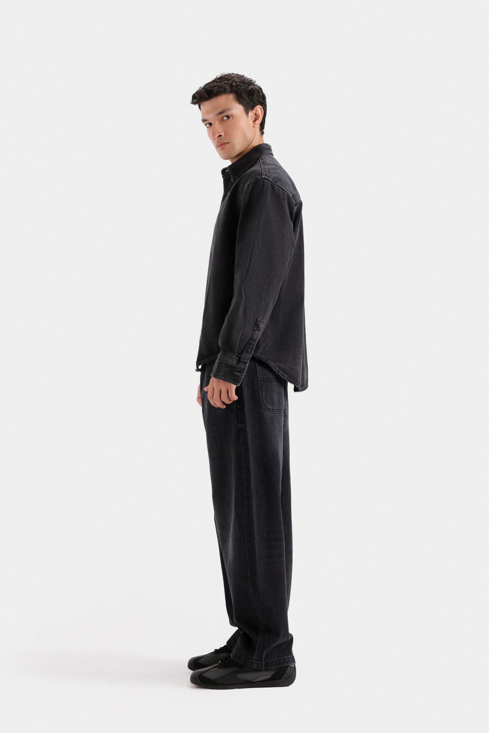 Basic Button Up Shirt - Image 3