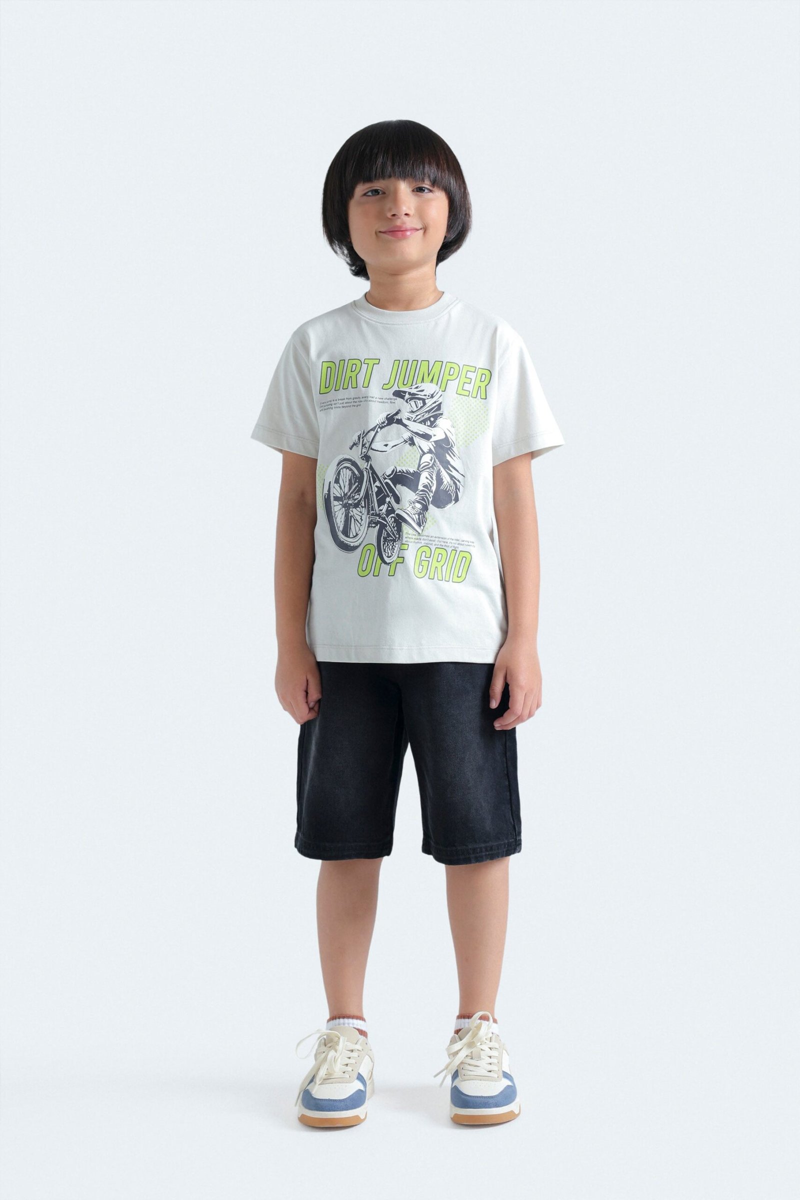 Sporty Graphic T-Shirt - Image 4