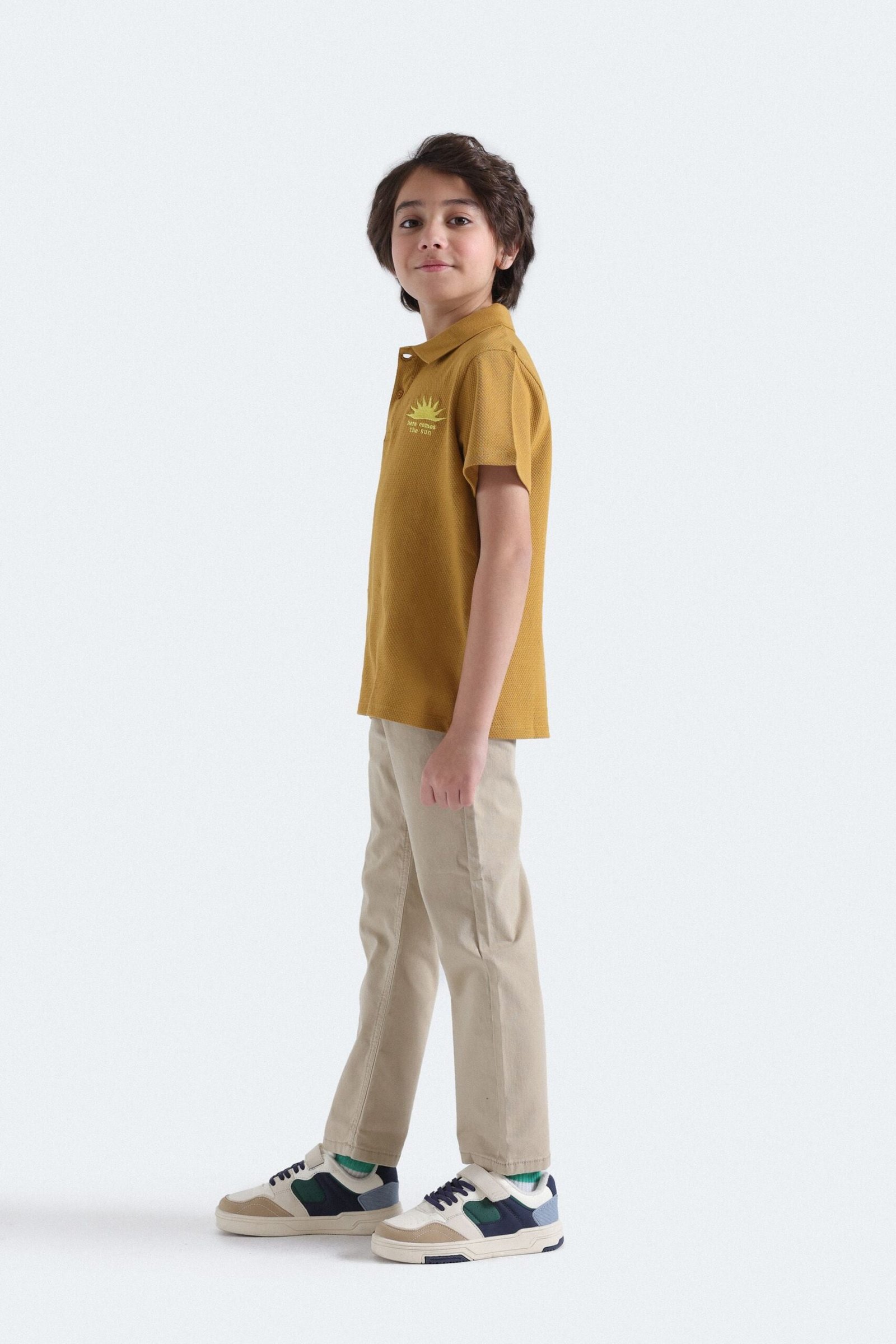 Textured Embroidered Polo Shirt - Image 11
