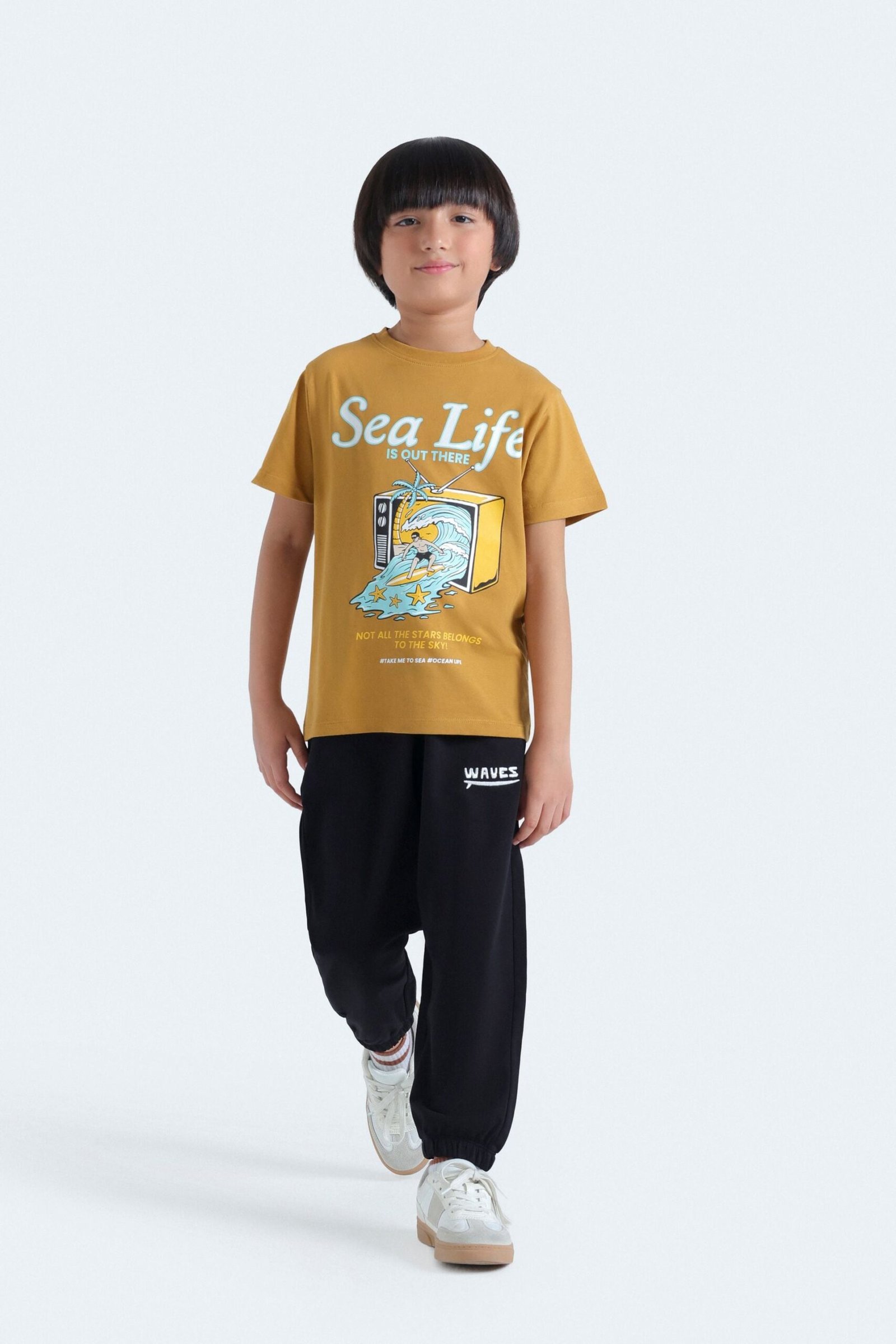 Sea-Life Graphic T-Shirt - Image 4