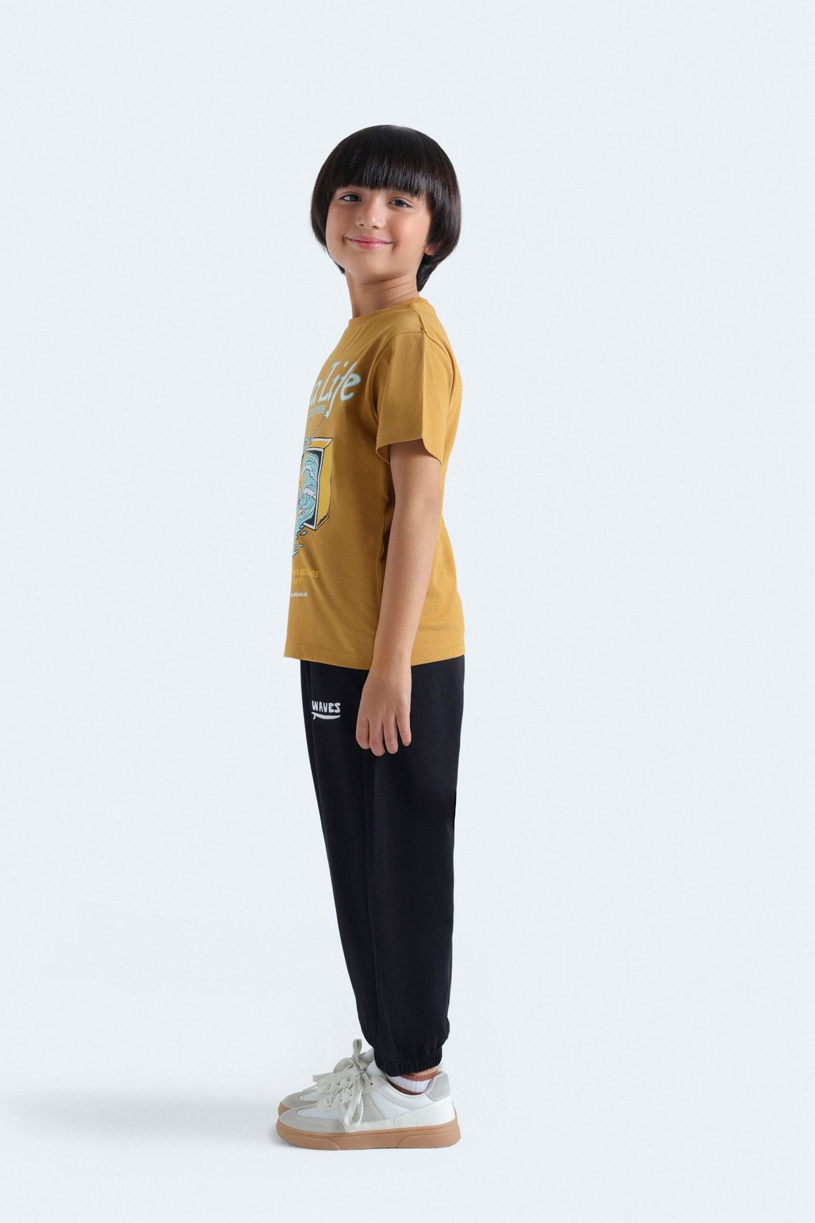Sea-Life Graphic T-Shirt - Image 5