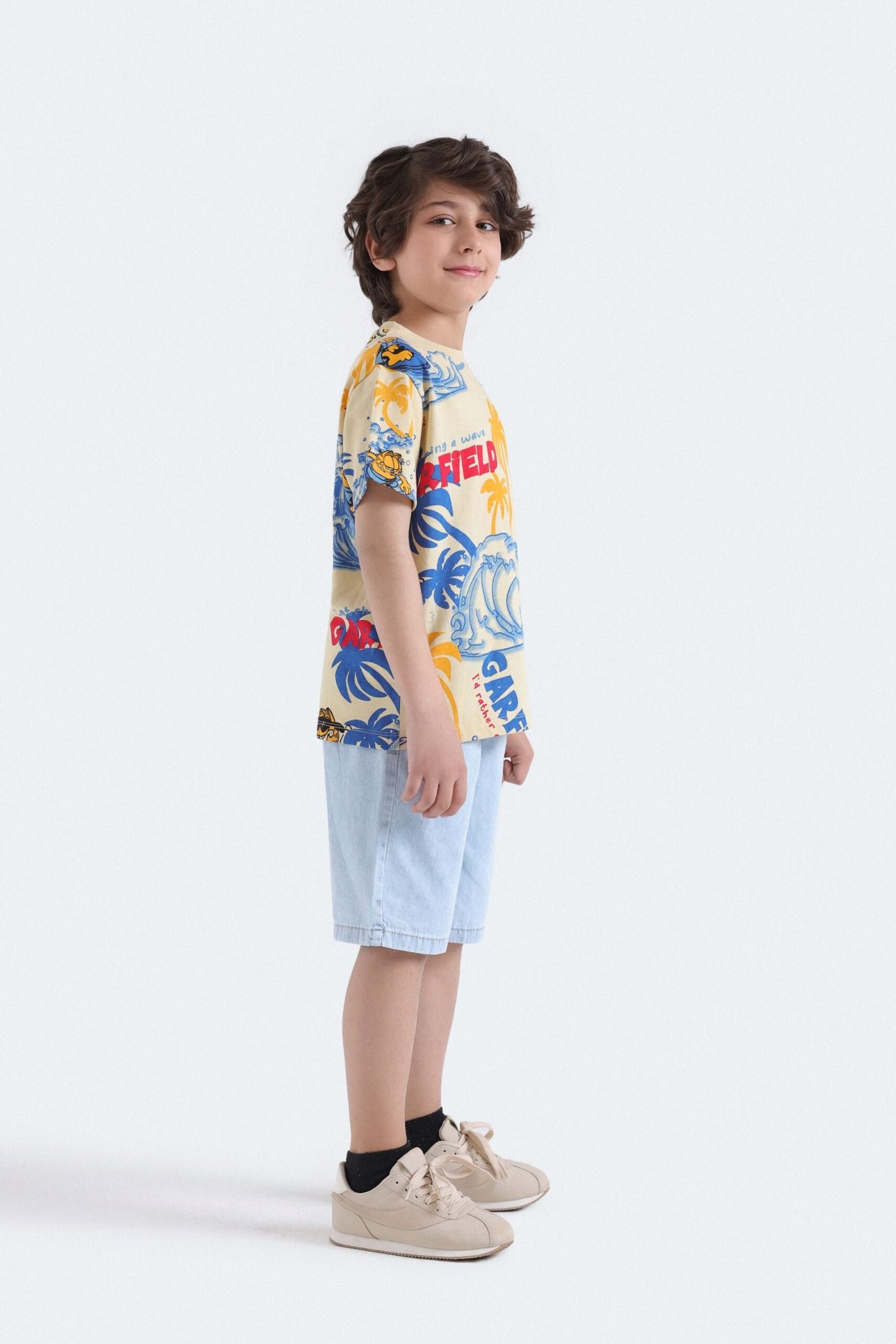 All-Over Tropical Print T-Shirt - Image 5