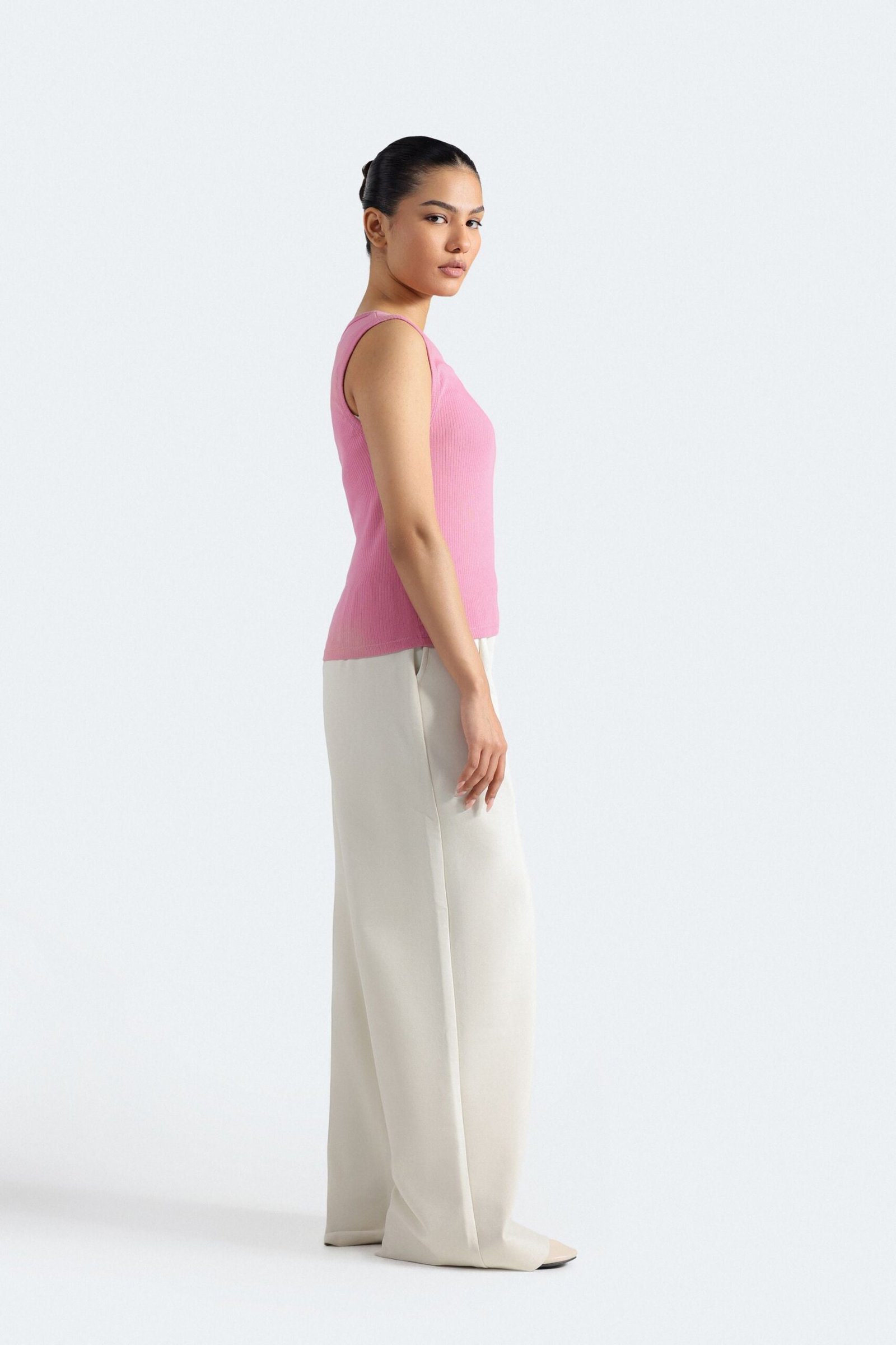 Cropped V Neck Tank Top - Image 3