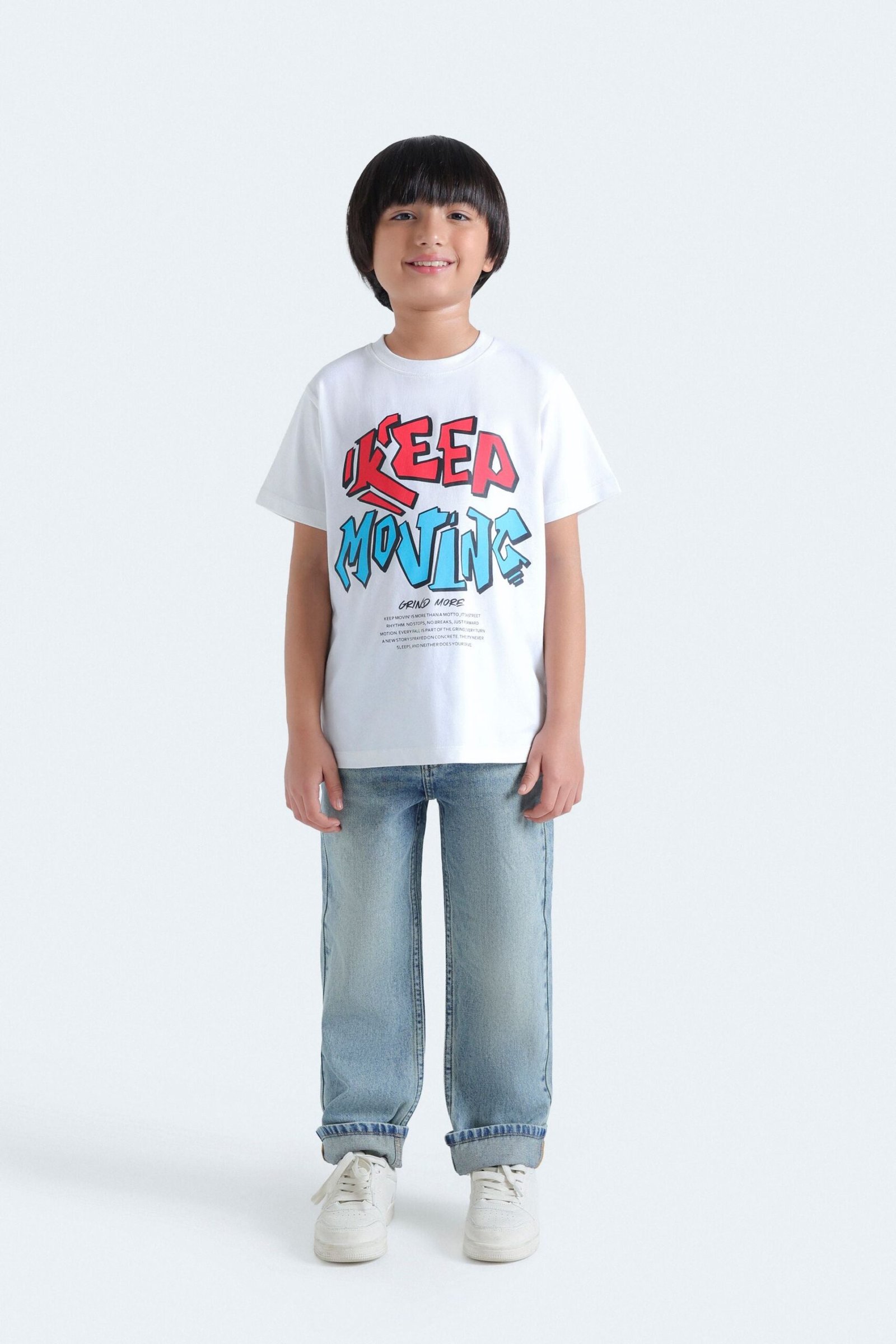 Keep Moving Slogan Print T-Shirt - Image 4