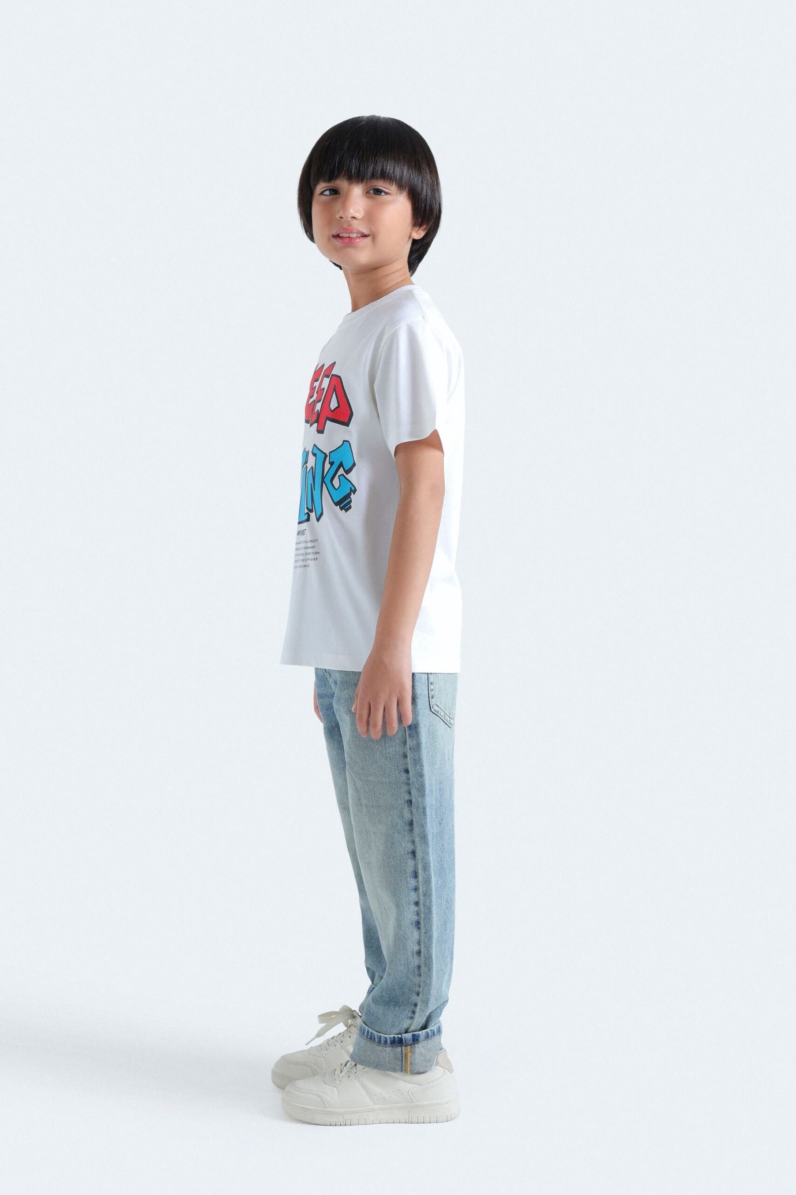 Keep Moving Slogan Print T-Shirt - Image 5