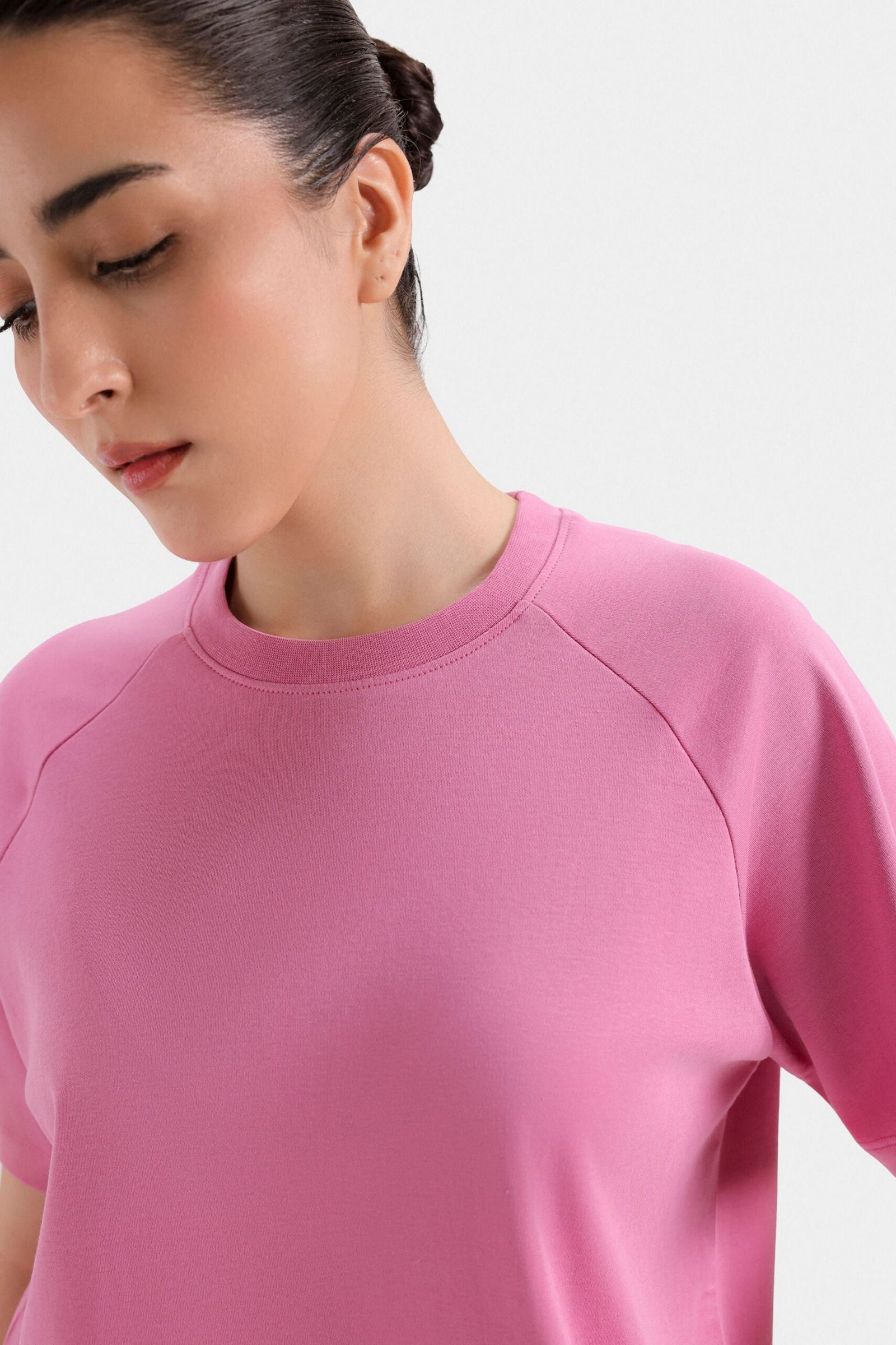 Cropped Raglan Sleeves T-Shirt - Image 11