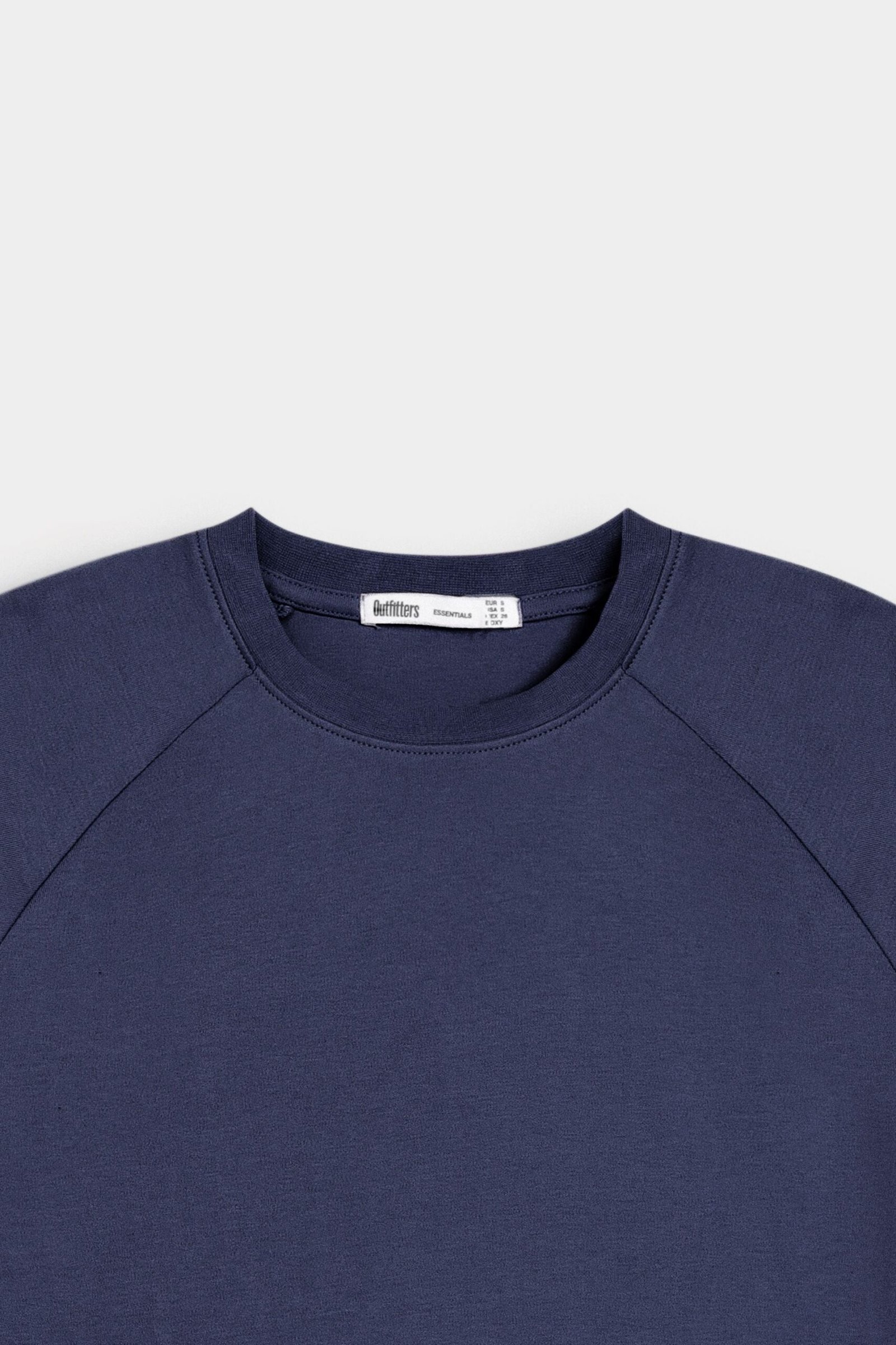Cropped Raglan Sleeves T-Shirt - Image 2