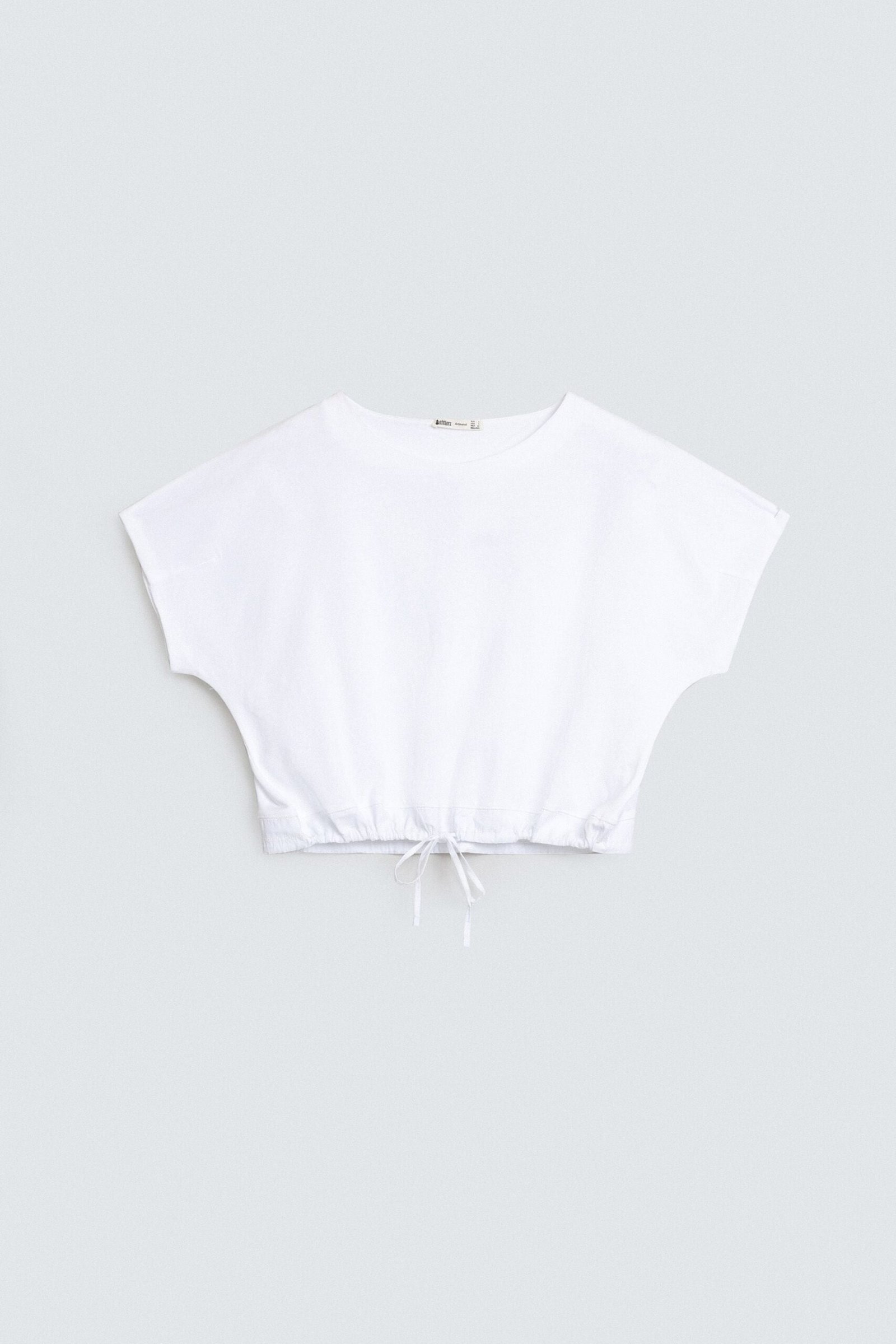 Cropped T-Shirt With Bow Detail - Image 13