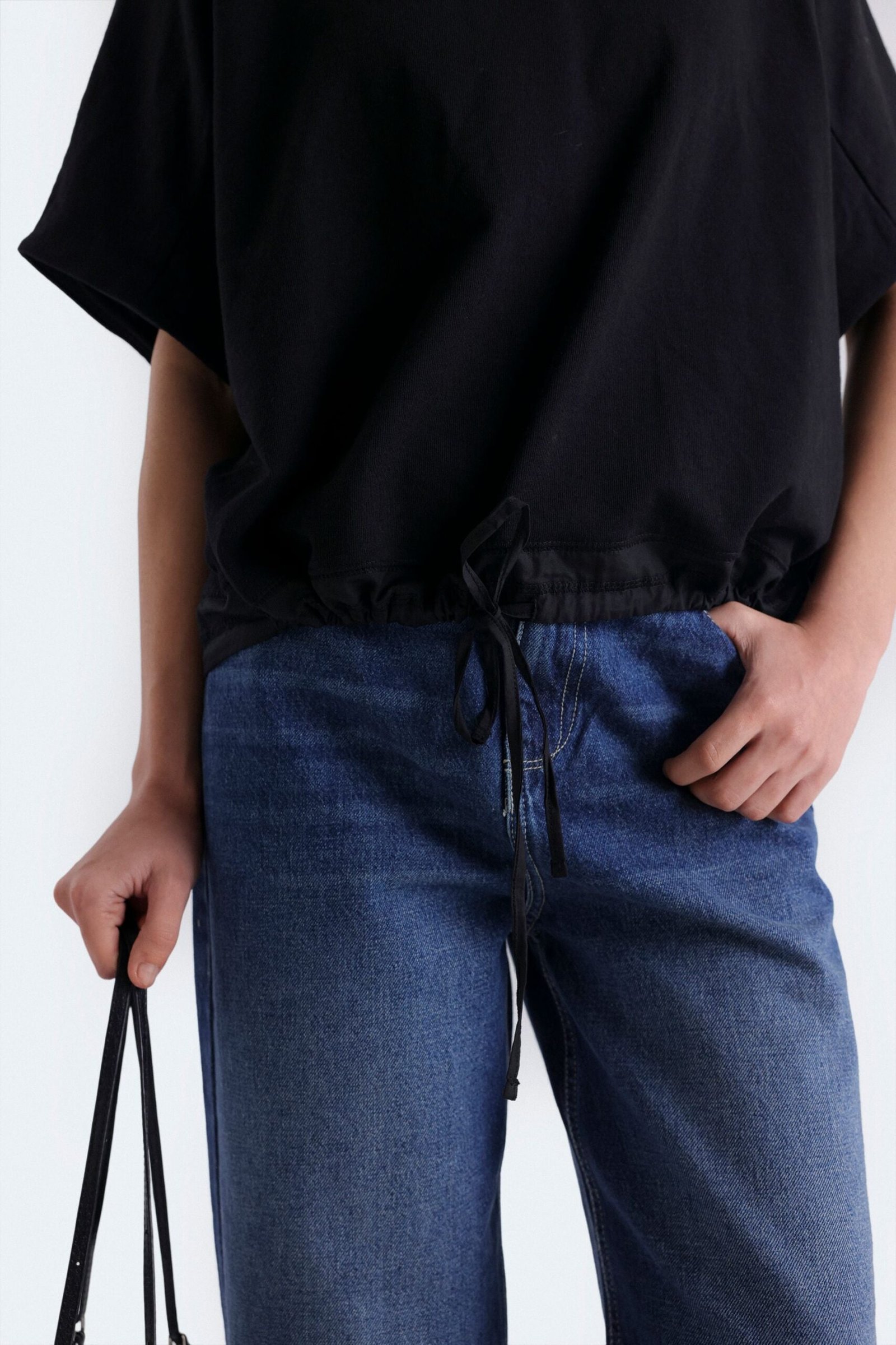 Cropped T-Shirt With Bow Detail - Image 3