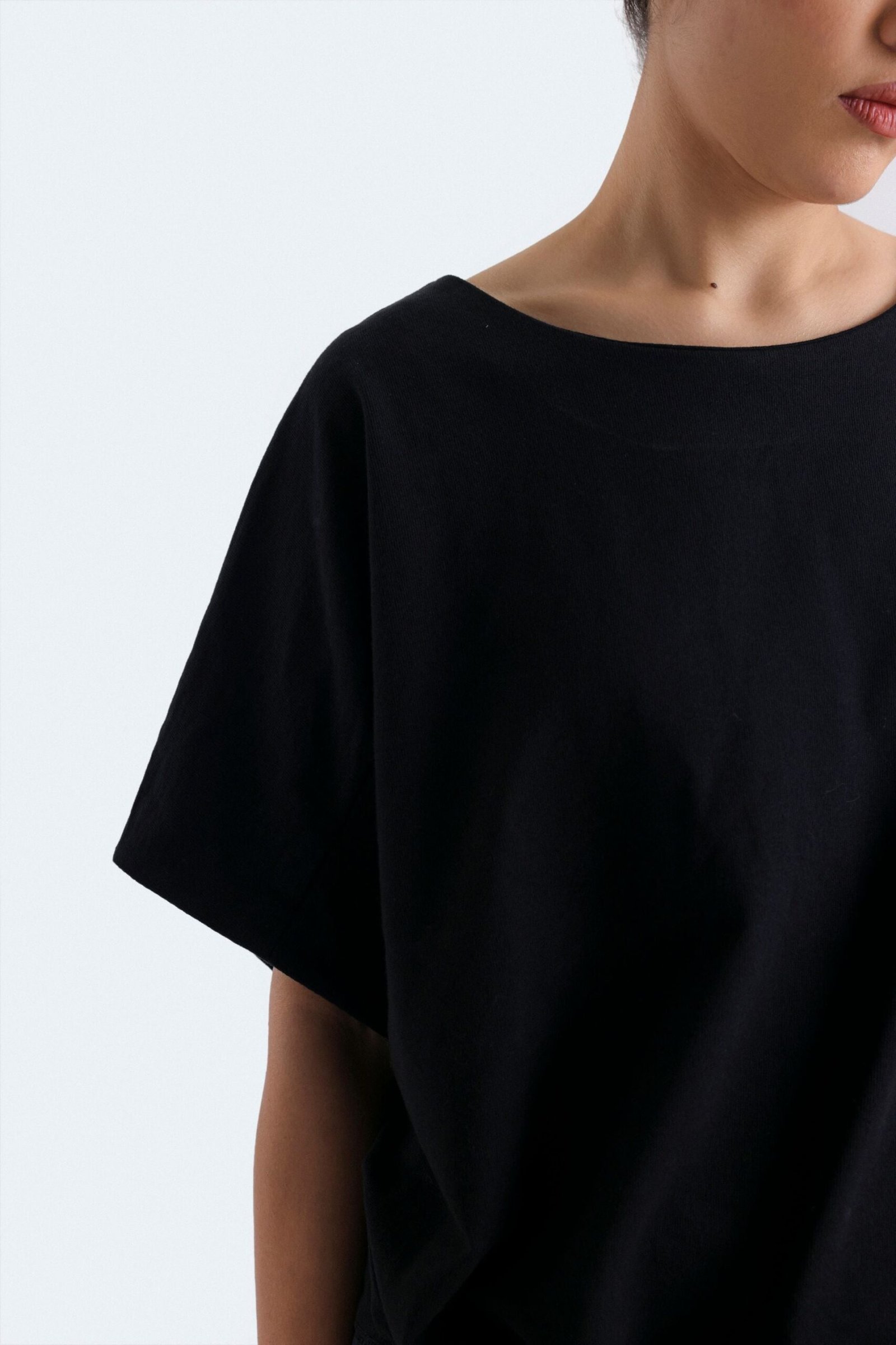 Cropped T-Shirt With Bow Detail - Image 2