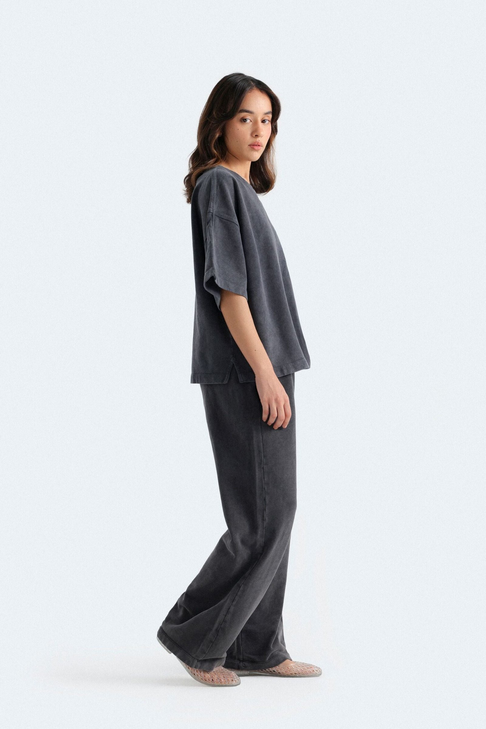 Crew Neck T-Shirt With Side Slit - Image 3