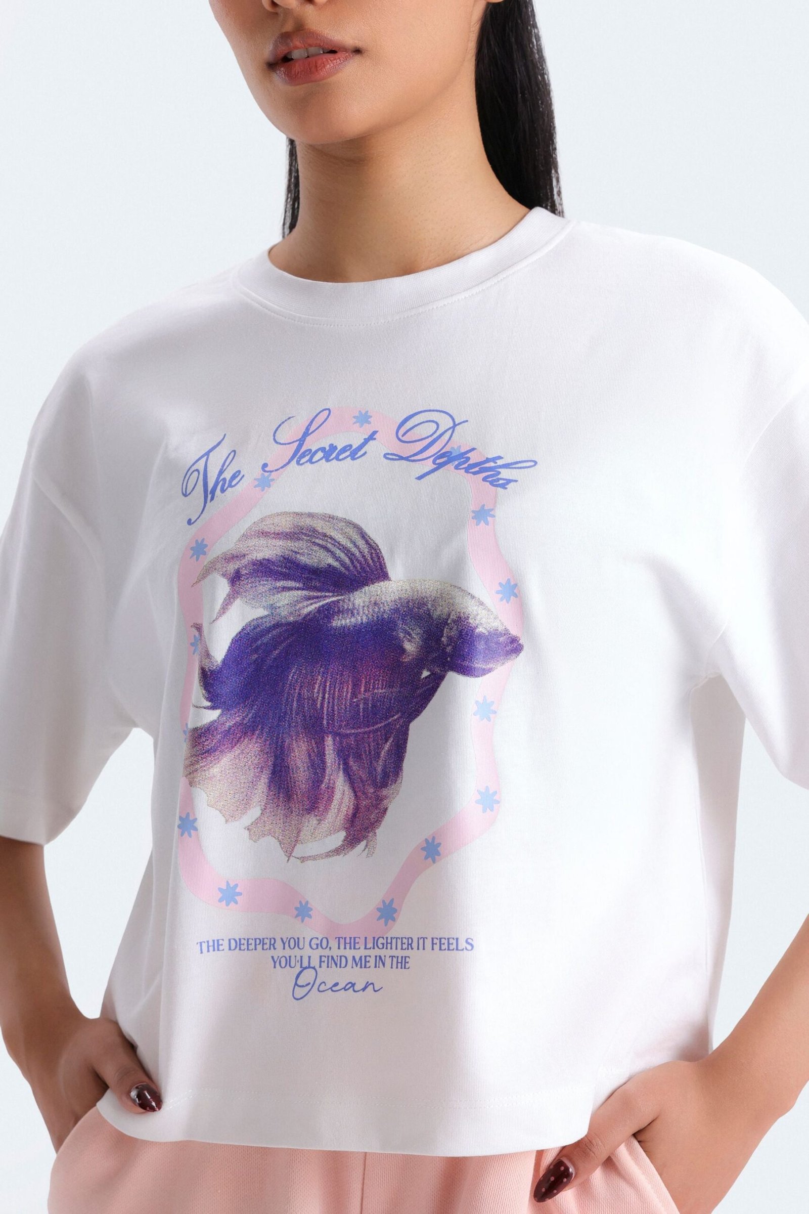 Cropped Graphic T-Shirt - Image 2