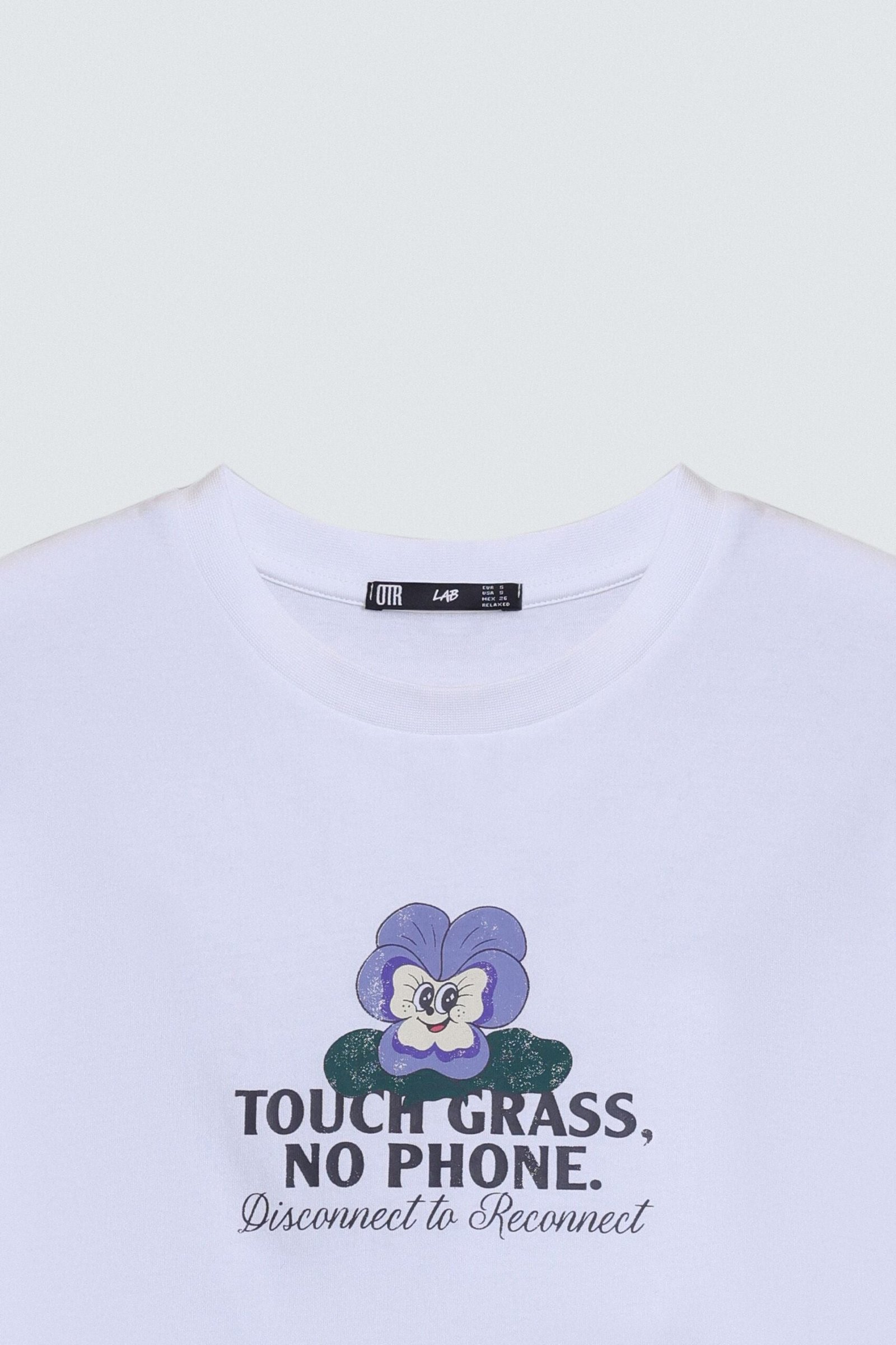 Cropped Graphic T-Shirt - Image 6