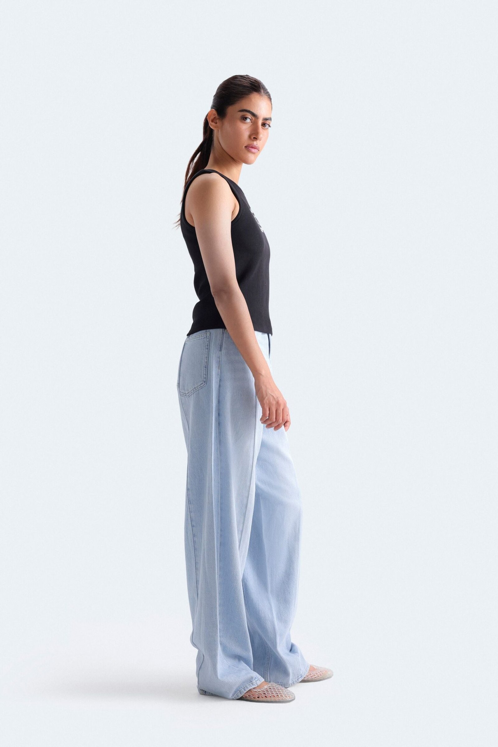 Super Cropped Embroidered Tank Top - Image 3