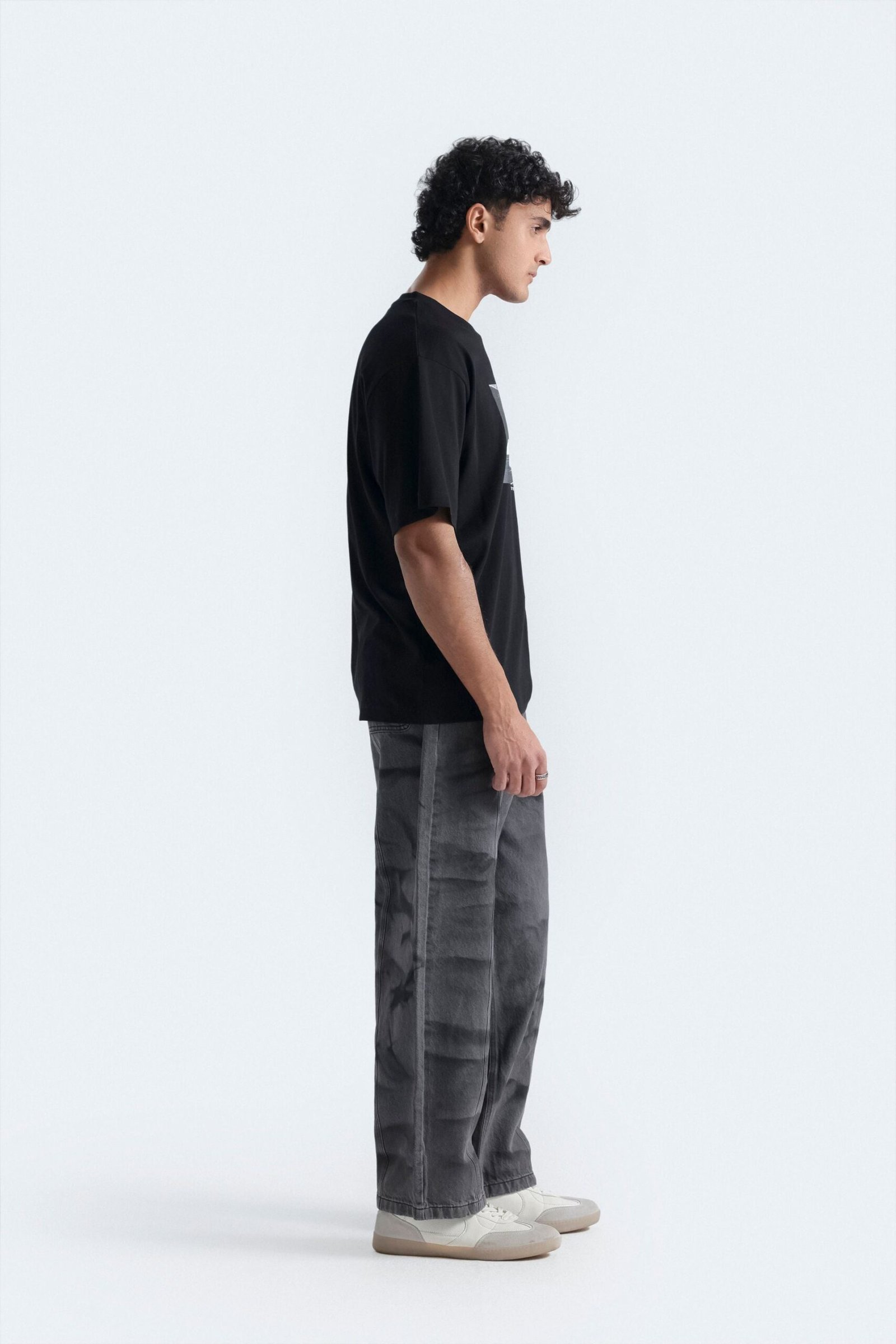 Graphic T-Shirt With Label Patch - Image 4
