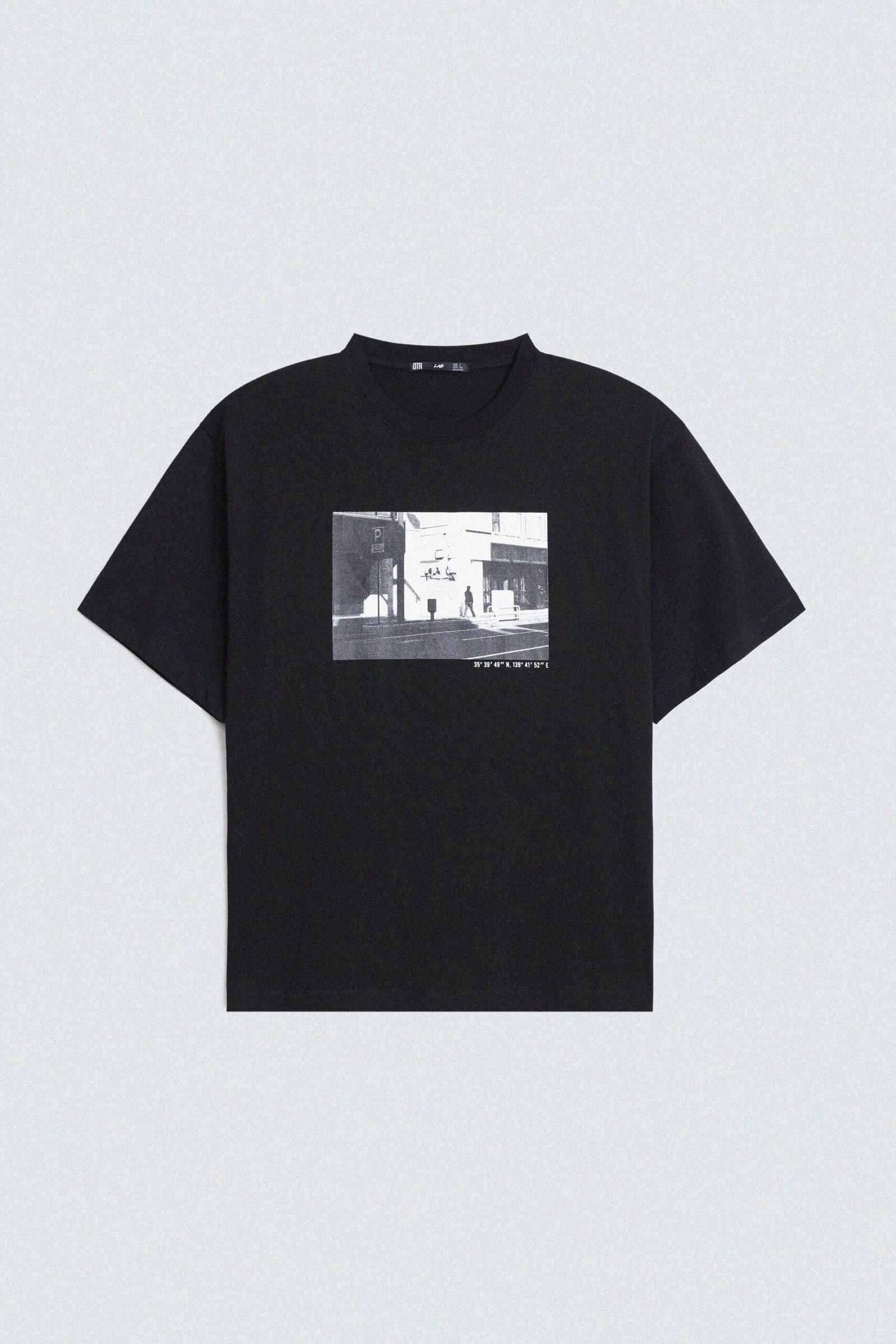 Graphic T-Shirt With Label Patch - Image 6