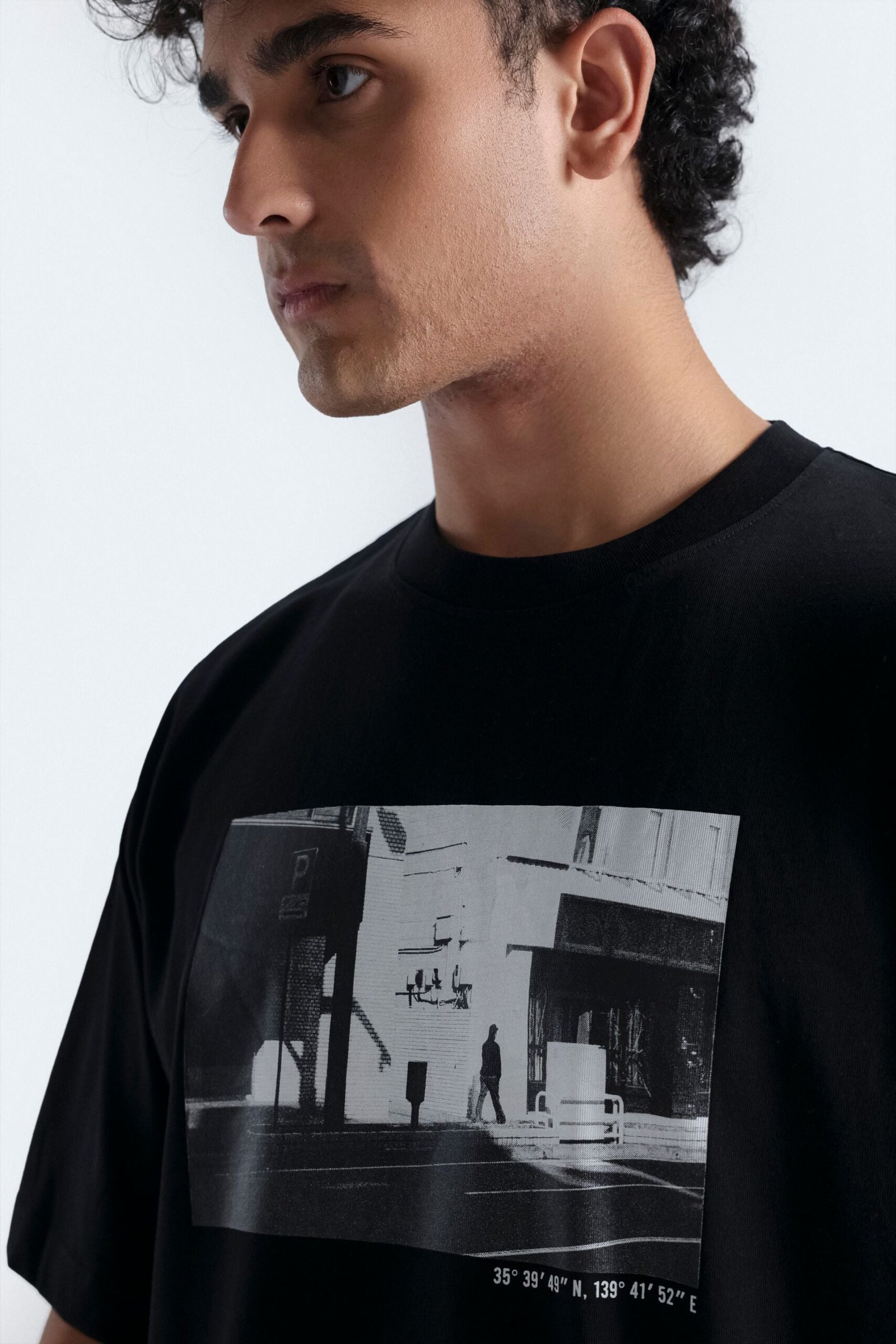 Graphic T-Shirt With Label Patch - Image 2