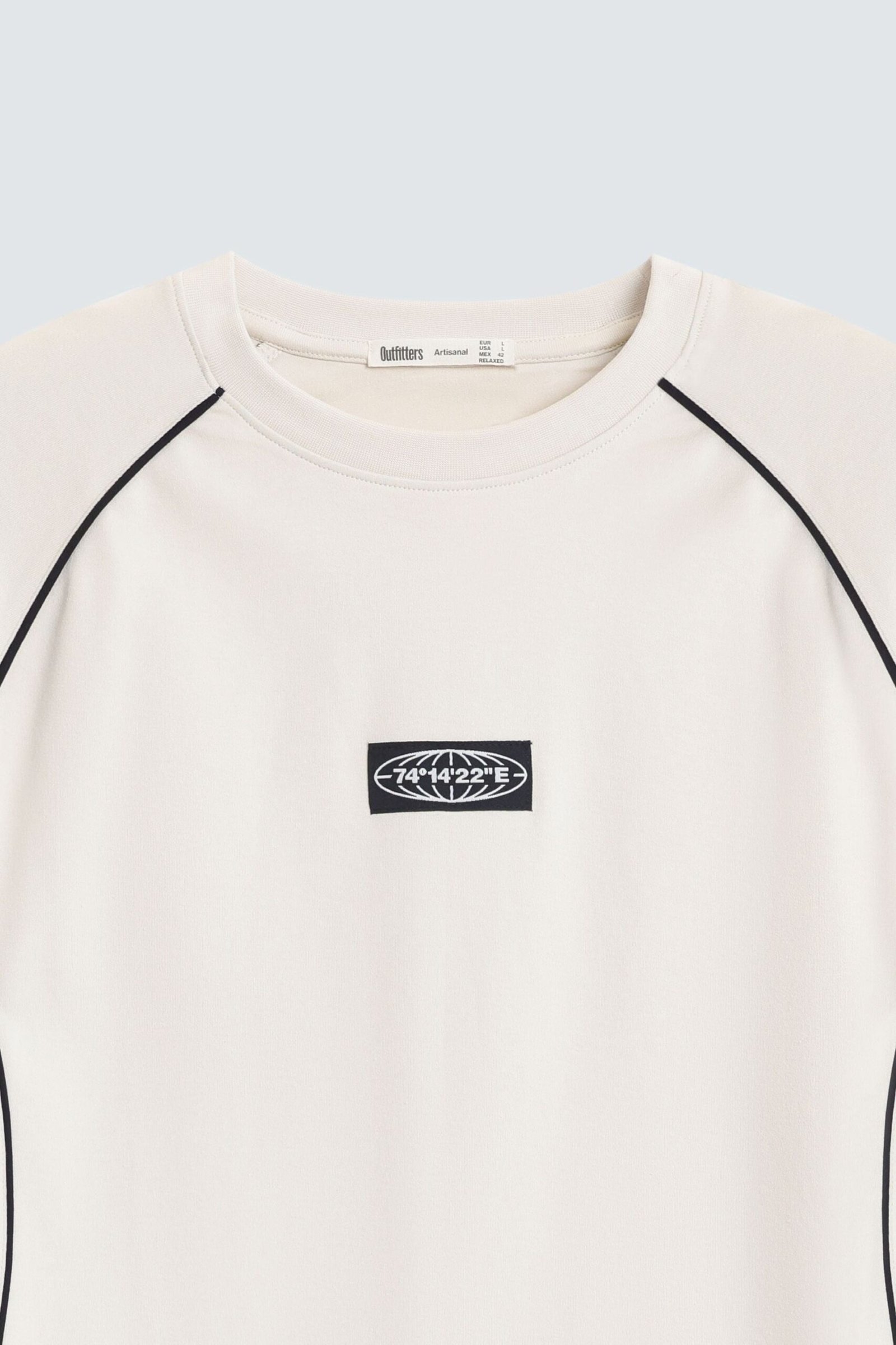 Raglan Sleeves T-Shirt With Label Patch - Image 13