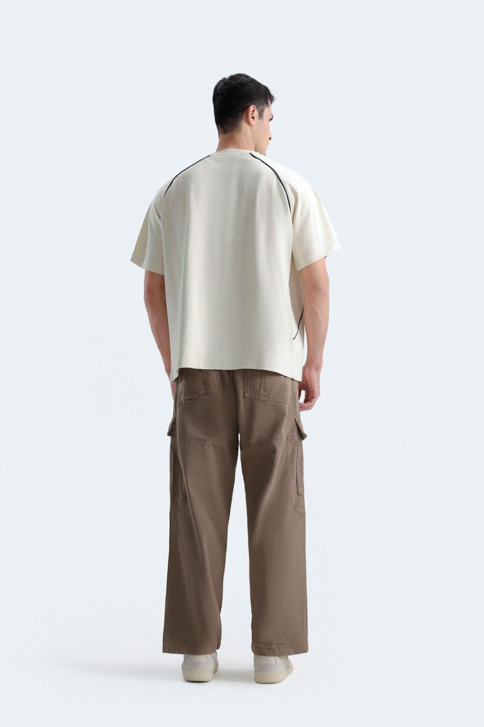Raglan Sleeves T-Shirt With Label Patch - Image 11