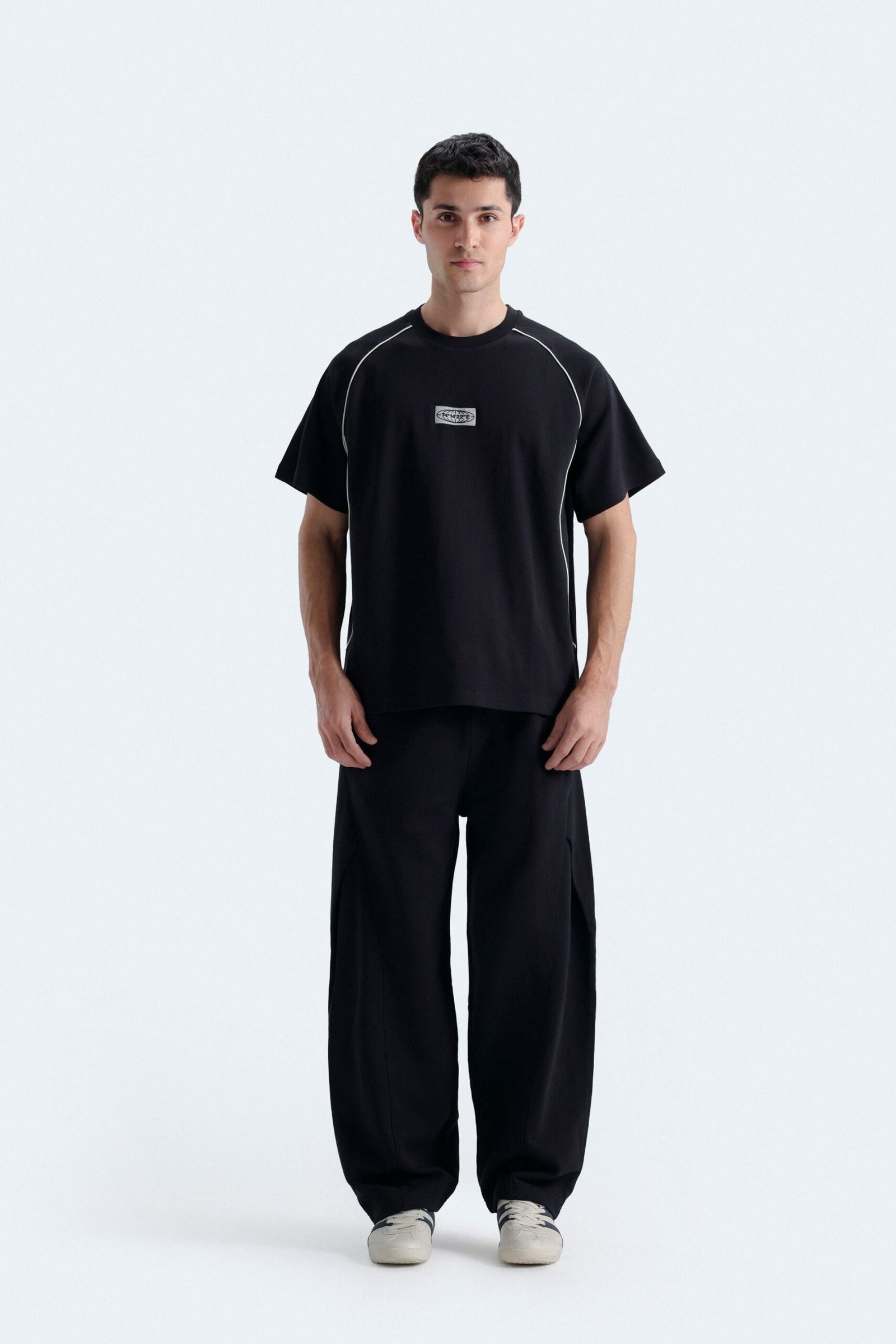 Raglan Sleeves T-Shirt With Label Patch - Image 15